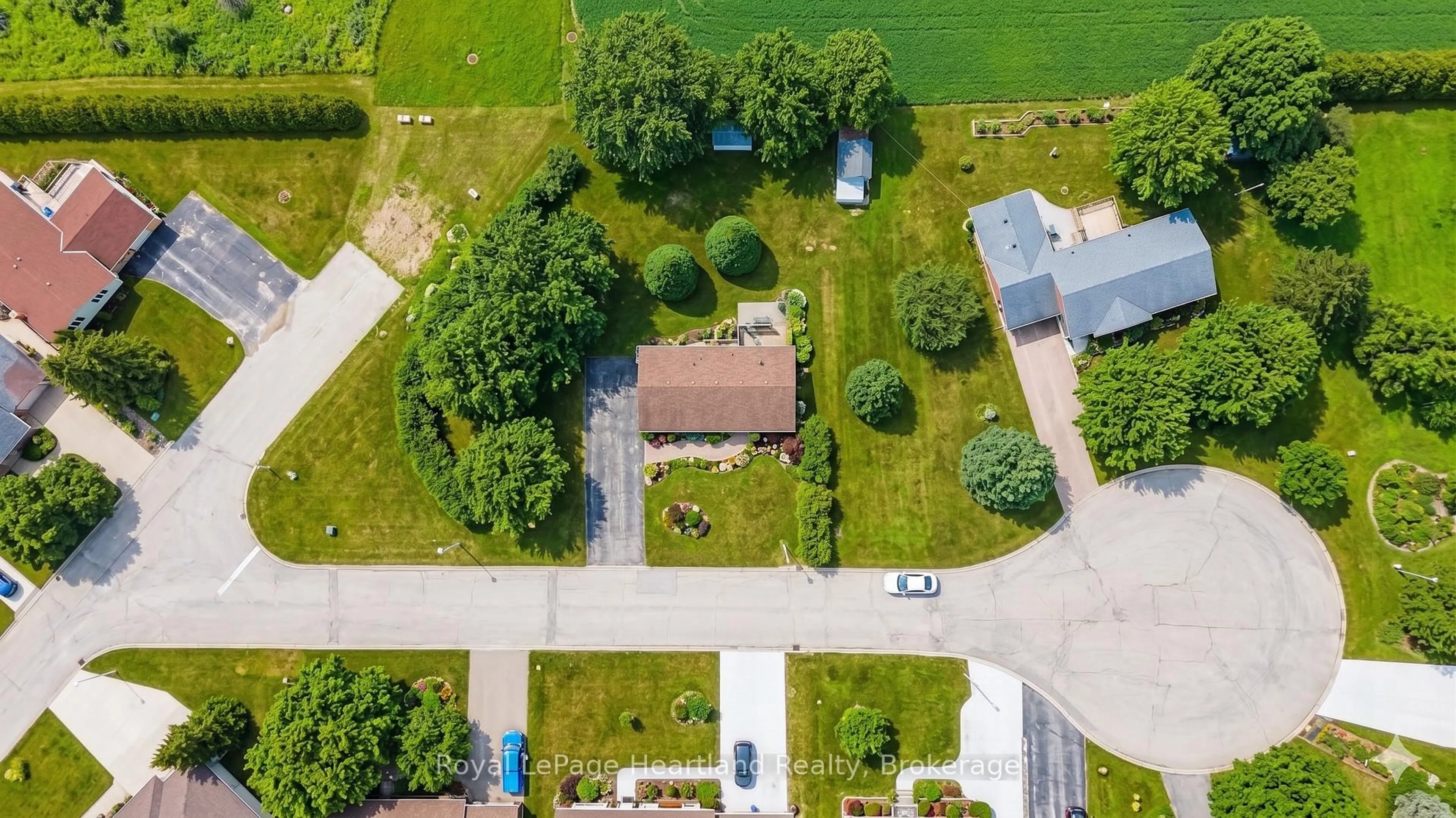 A pic from outside/outdoor area/front of a property/back of a property/a pic from drone, street for 284 MANOR Rd, North Huron Ontario N0G 2W0