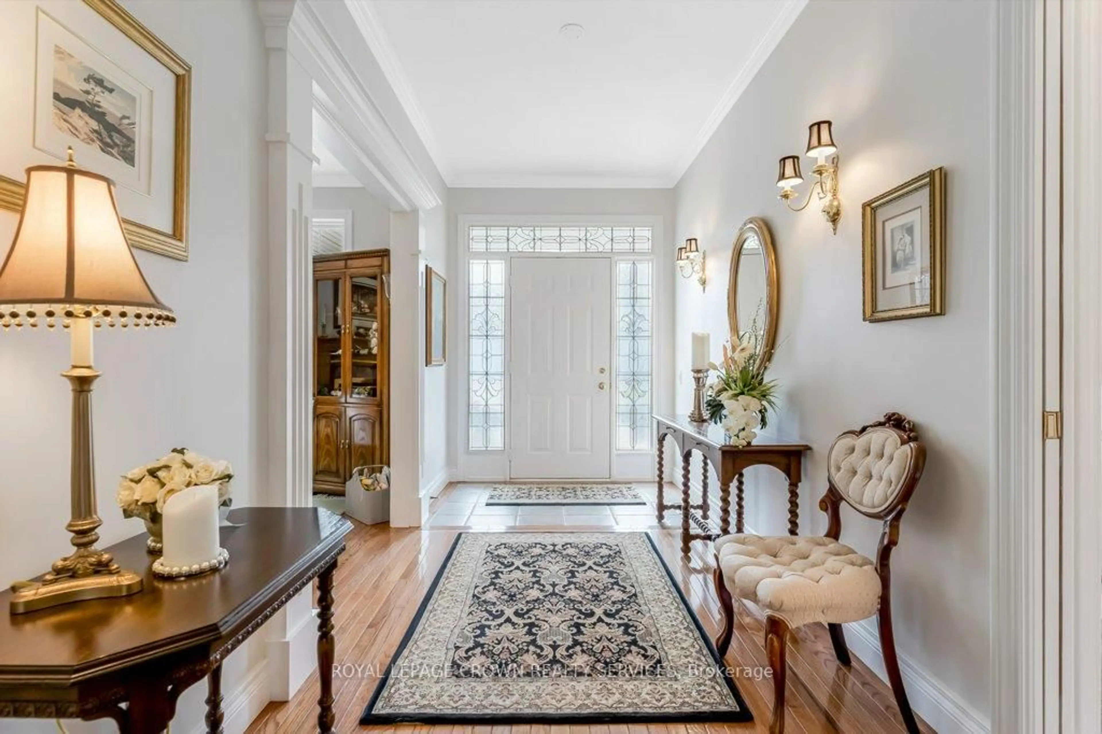Indoor foyer for 369 George St #2, Cambridge Ontario N1S 4X7