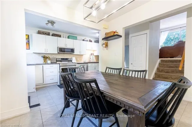 500 Stone Church Rd #E5, Hamilton 4