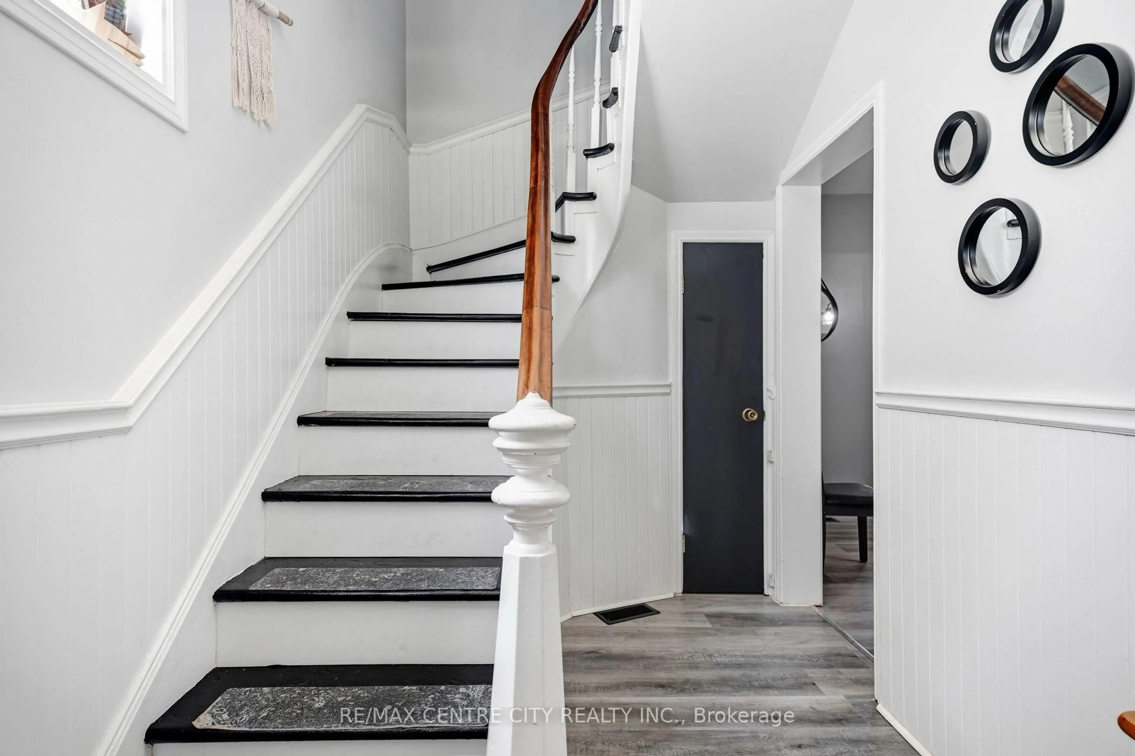 Stairs for 56 Mitchell St, St. Thomas Ontario N5R 2T9