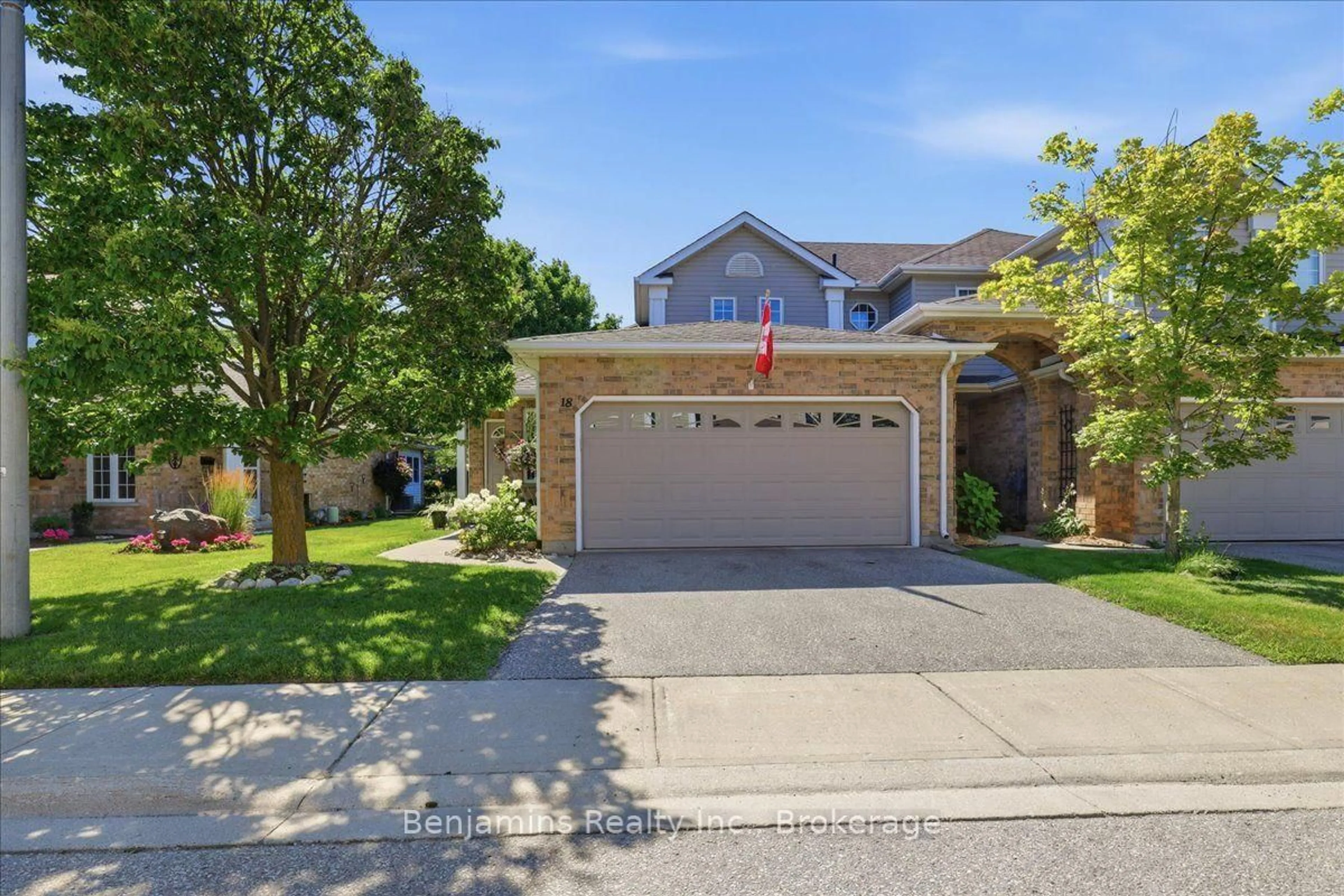 A pic from outside/outdoor area/front of a property/back of a property/a pic from drone, street for 1550 Gordon St #18, Guelph Ontario N1L 1C7