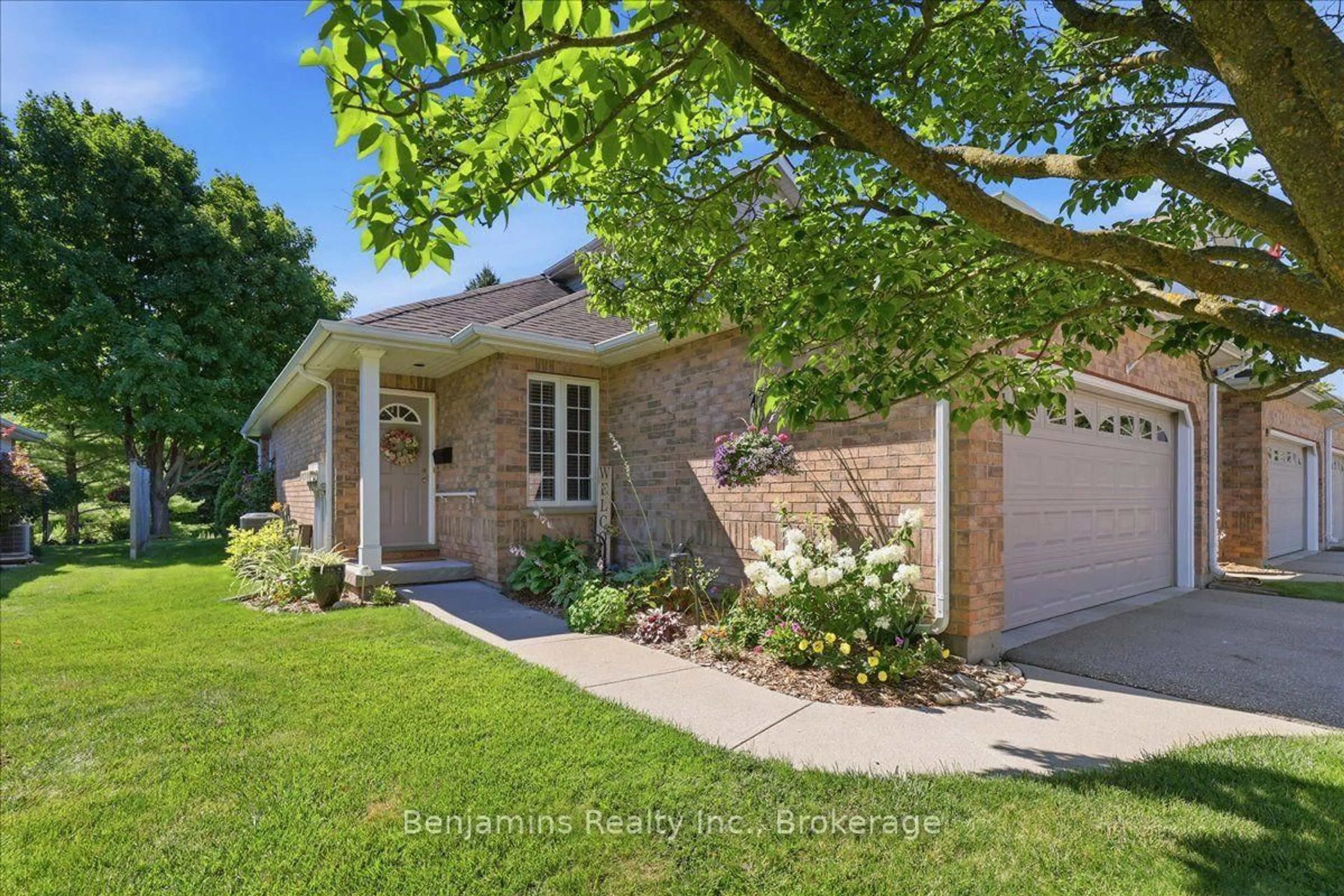 Home with brick exterior material, street for 1550 Gordon St #18, Guelph Ontario N1L 1C7