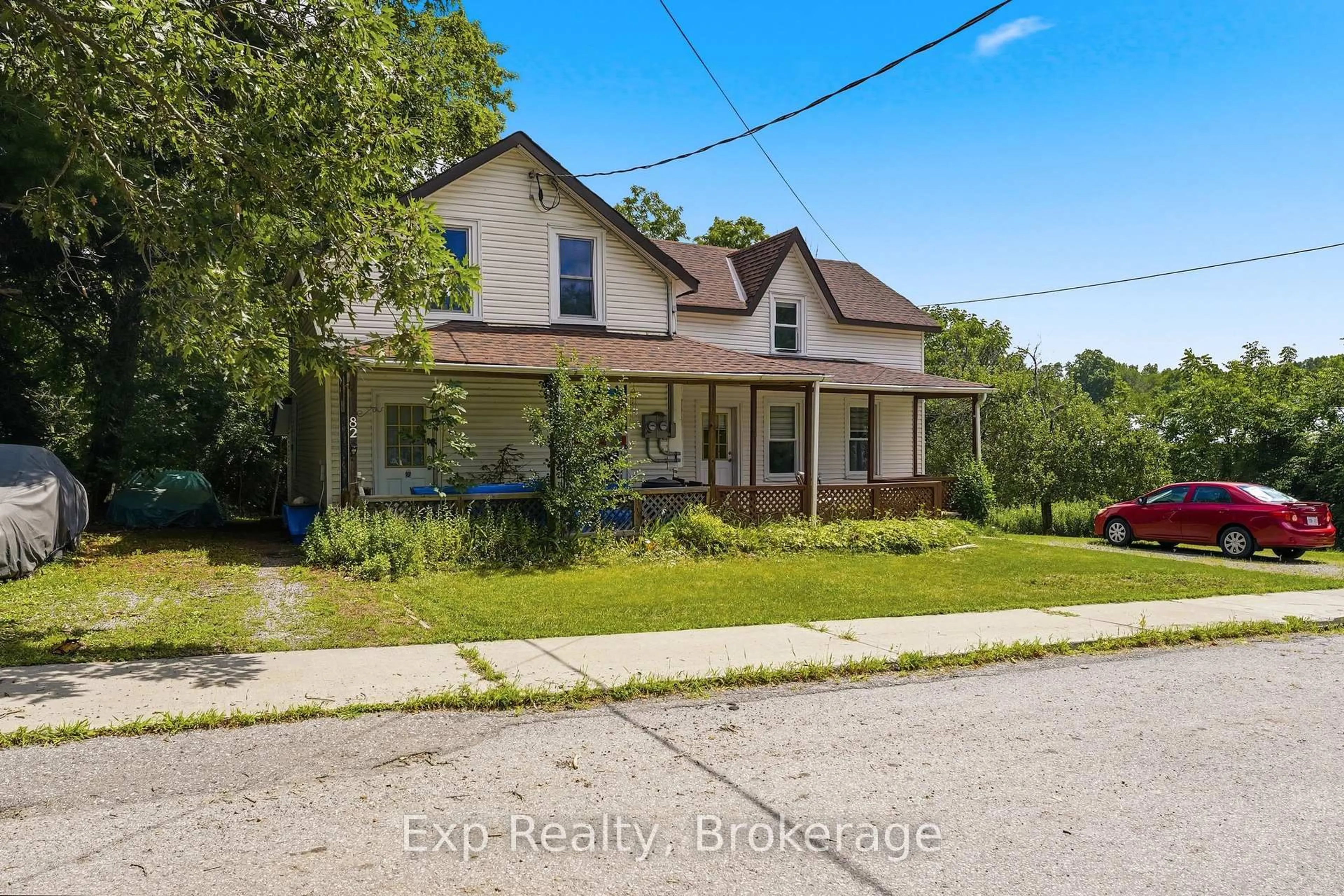 A pic from outside/outdoor area/front of a property/back of a property/a pic from drone, street for 82 - 84 Bursthall St, Limoges Ontario K0K 2M0