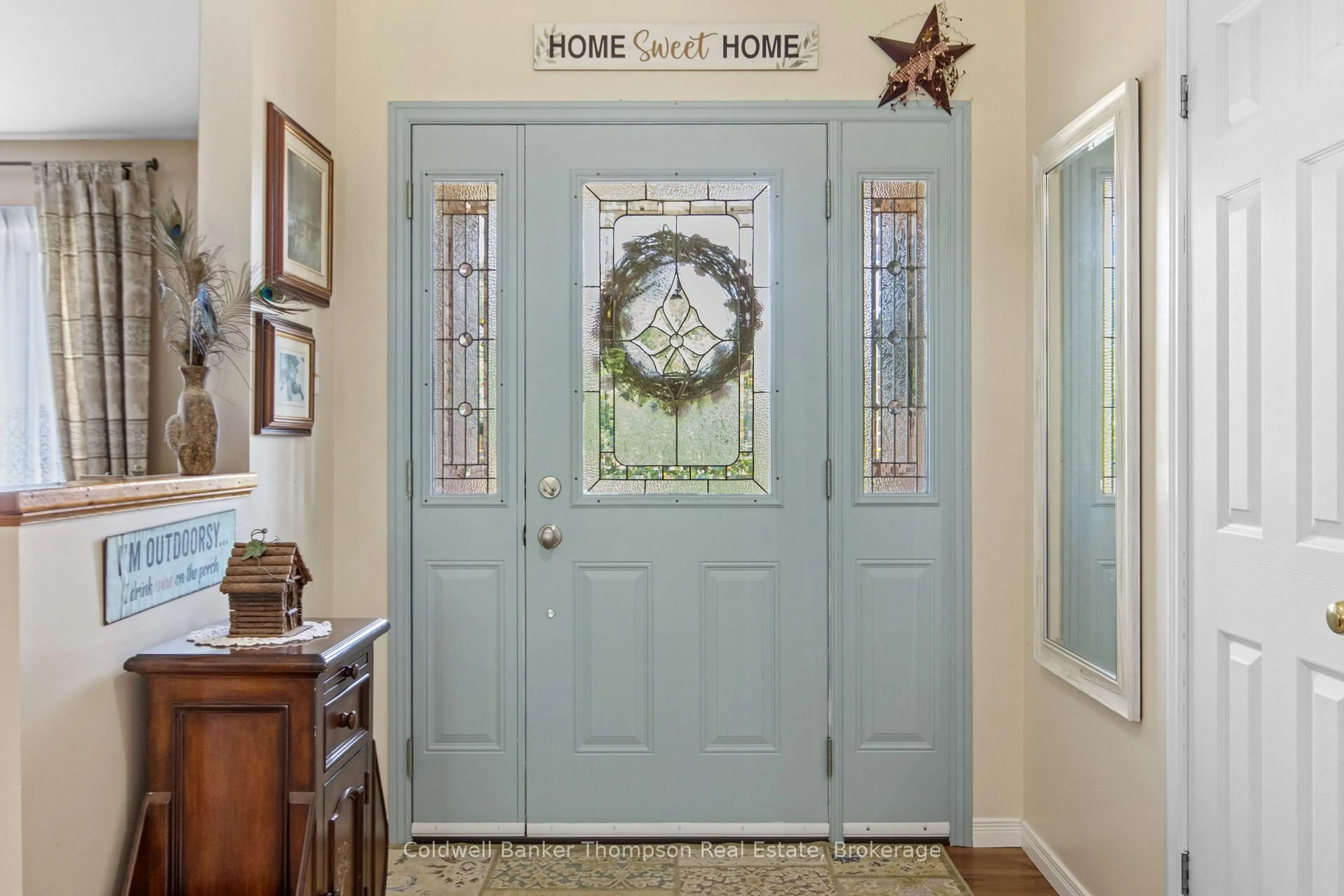 Indoor entryway for 5 Grant Crt, South River Ontario P0A 1X0