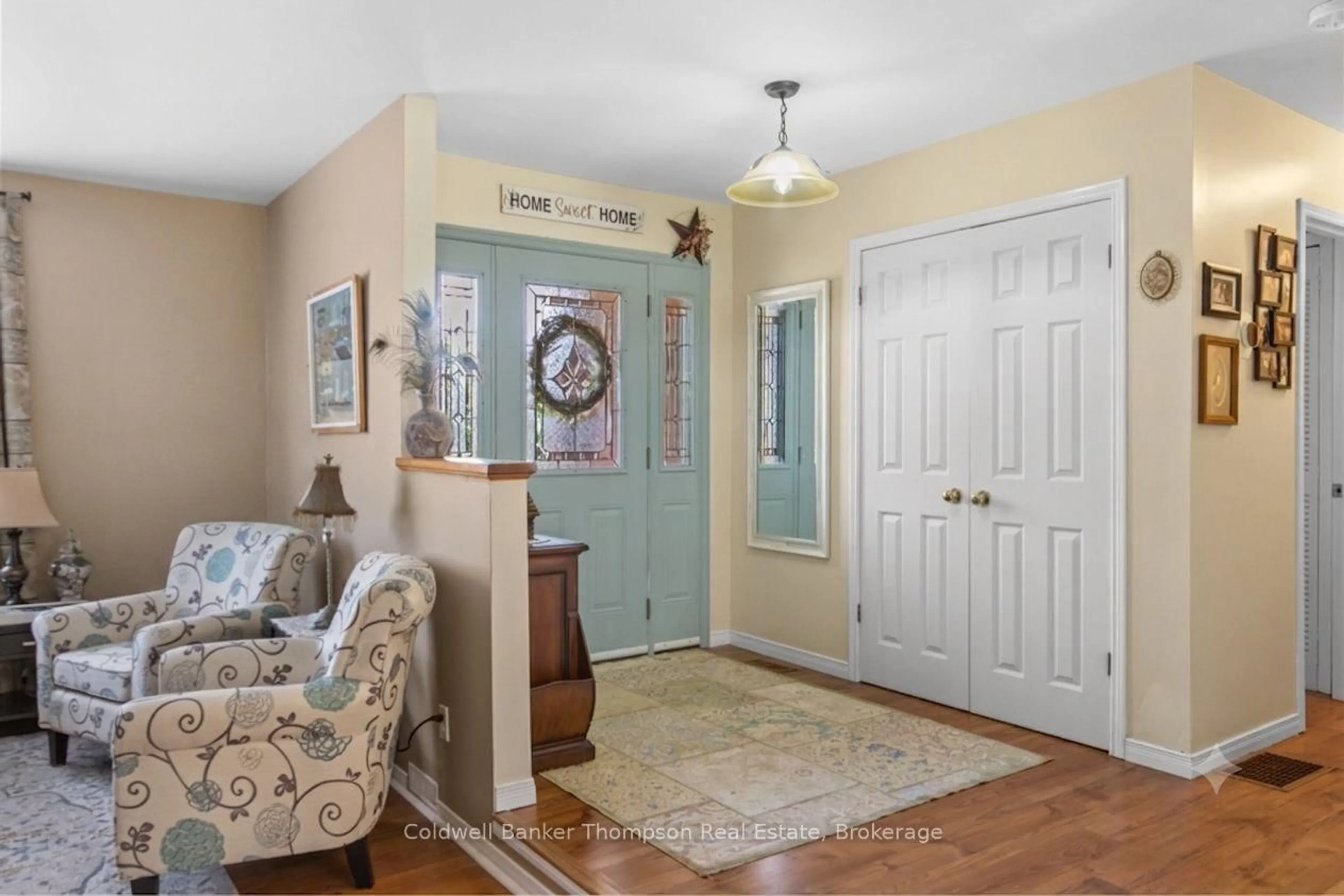 Indoor entryway for 5 Grant Crt, South River Ontario P0A 1X0