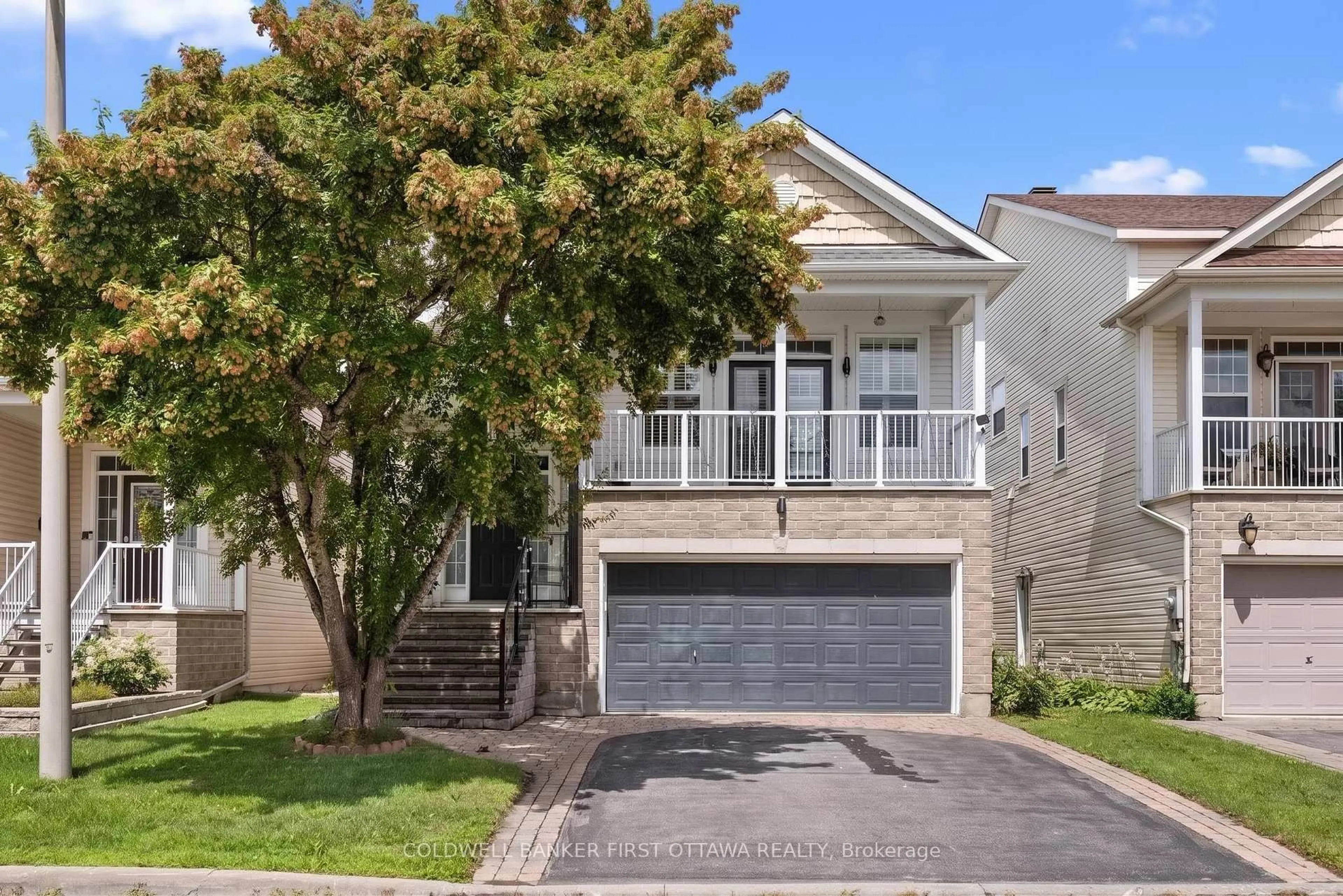 Home with vinyl exterior material, street for 520 Pine Vista Dr, Ottawa Ontario K4A 5A7