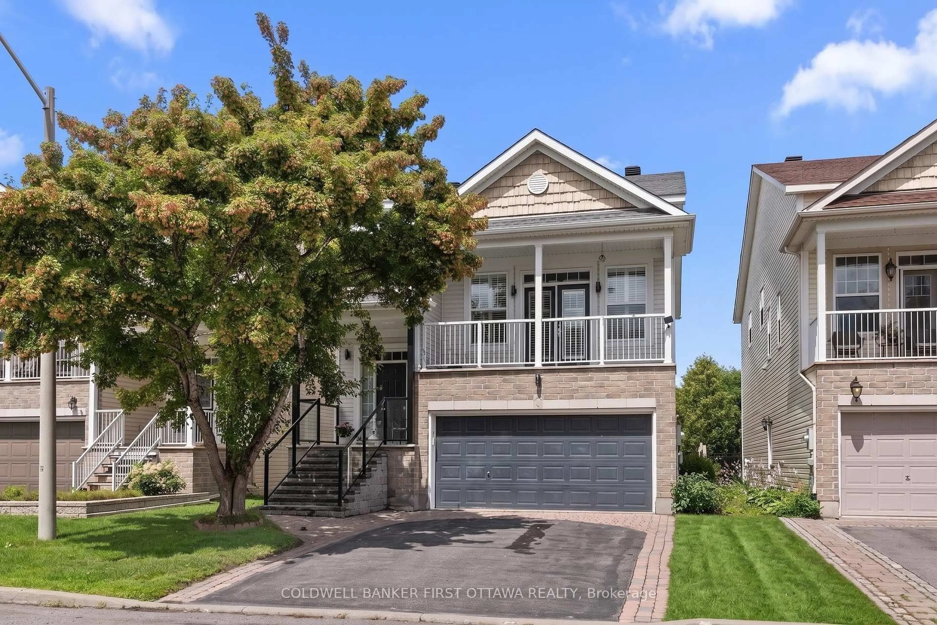 Home with vinyl exterior material, street for 520 Pine Vista Dr, Ottawa Ontario K4A 5A7