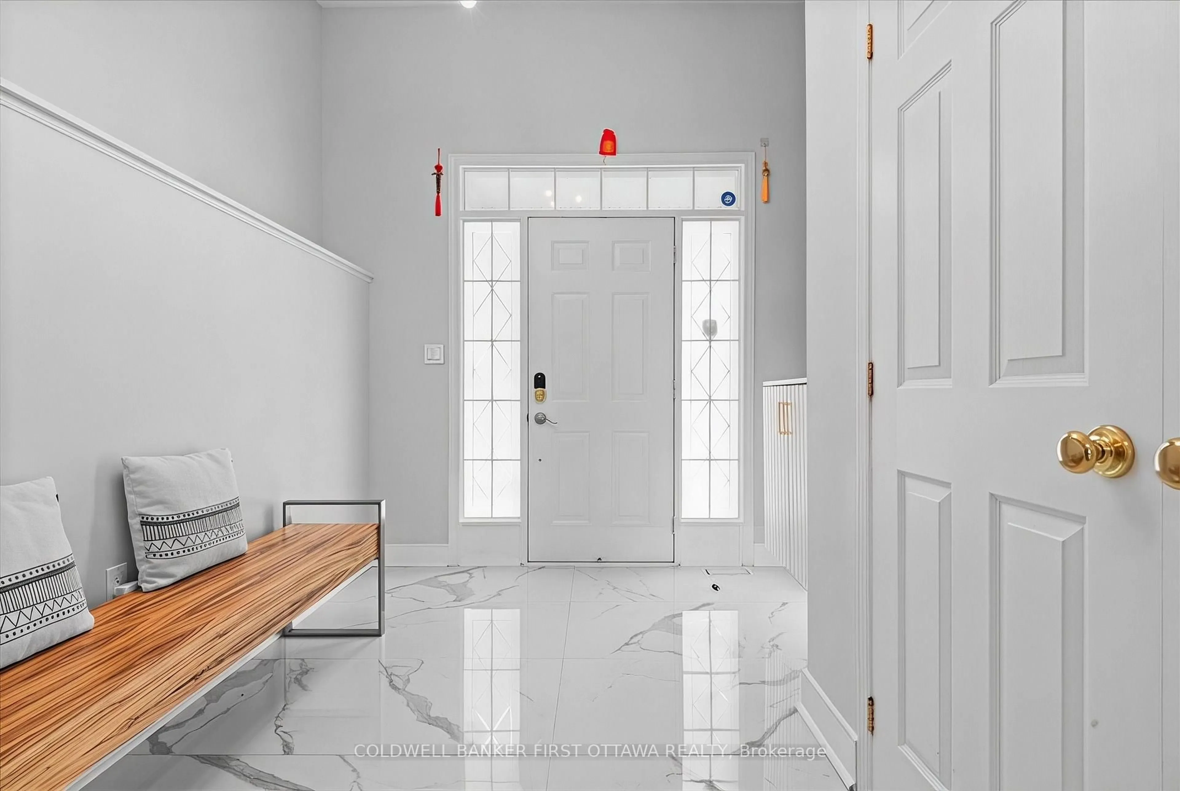 Indoor entryway for 520 Pine Vista Dr, Ottawa Ontario K4A 5A7