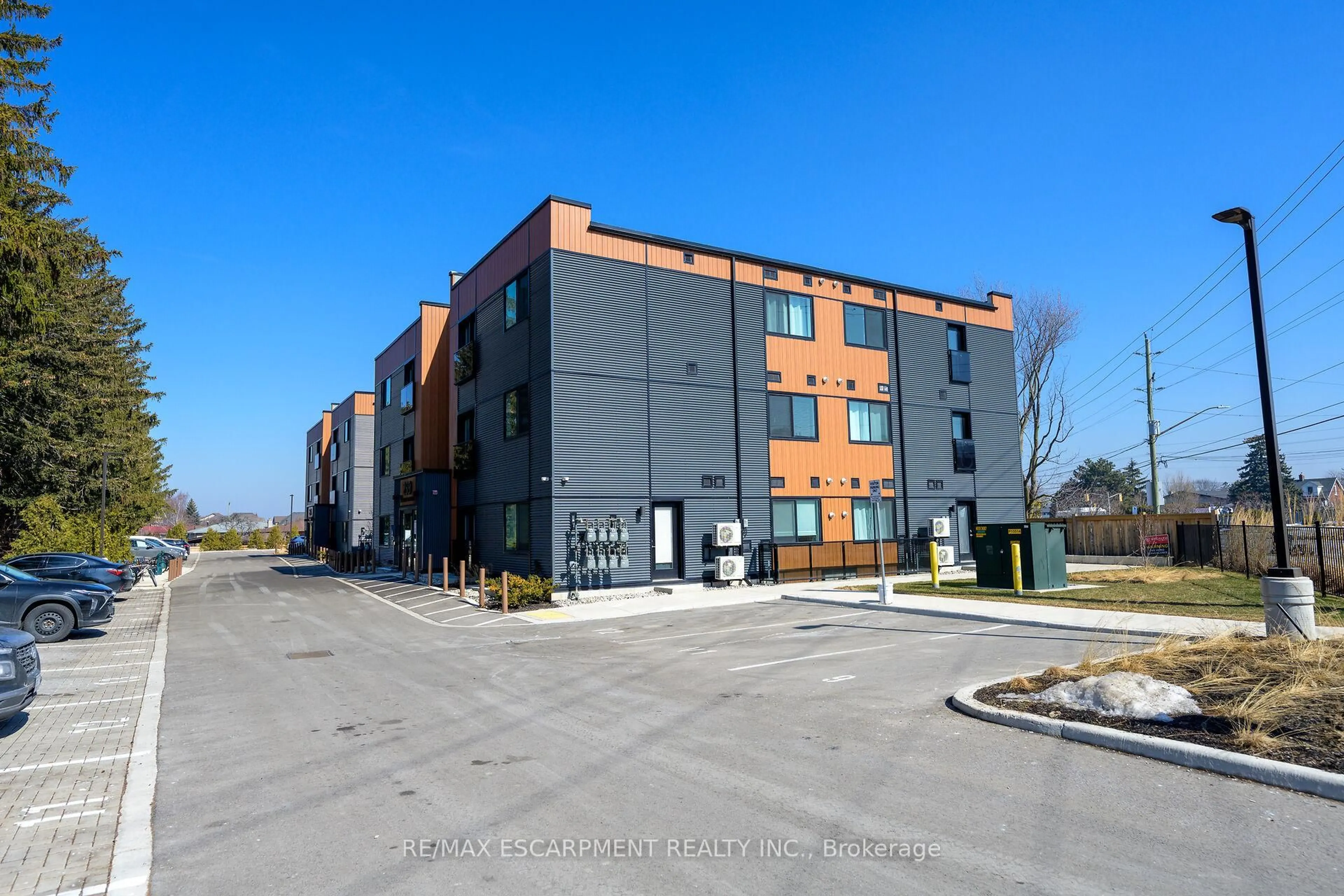 A pic from outside/outdoor area/front of a property/back of a property/a pic from drone, building for 259 King St #303, Hamilton Ontario L8G 1L9