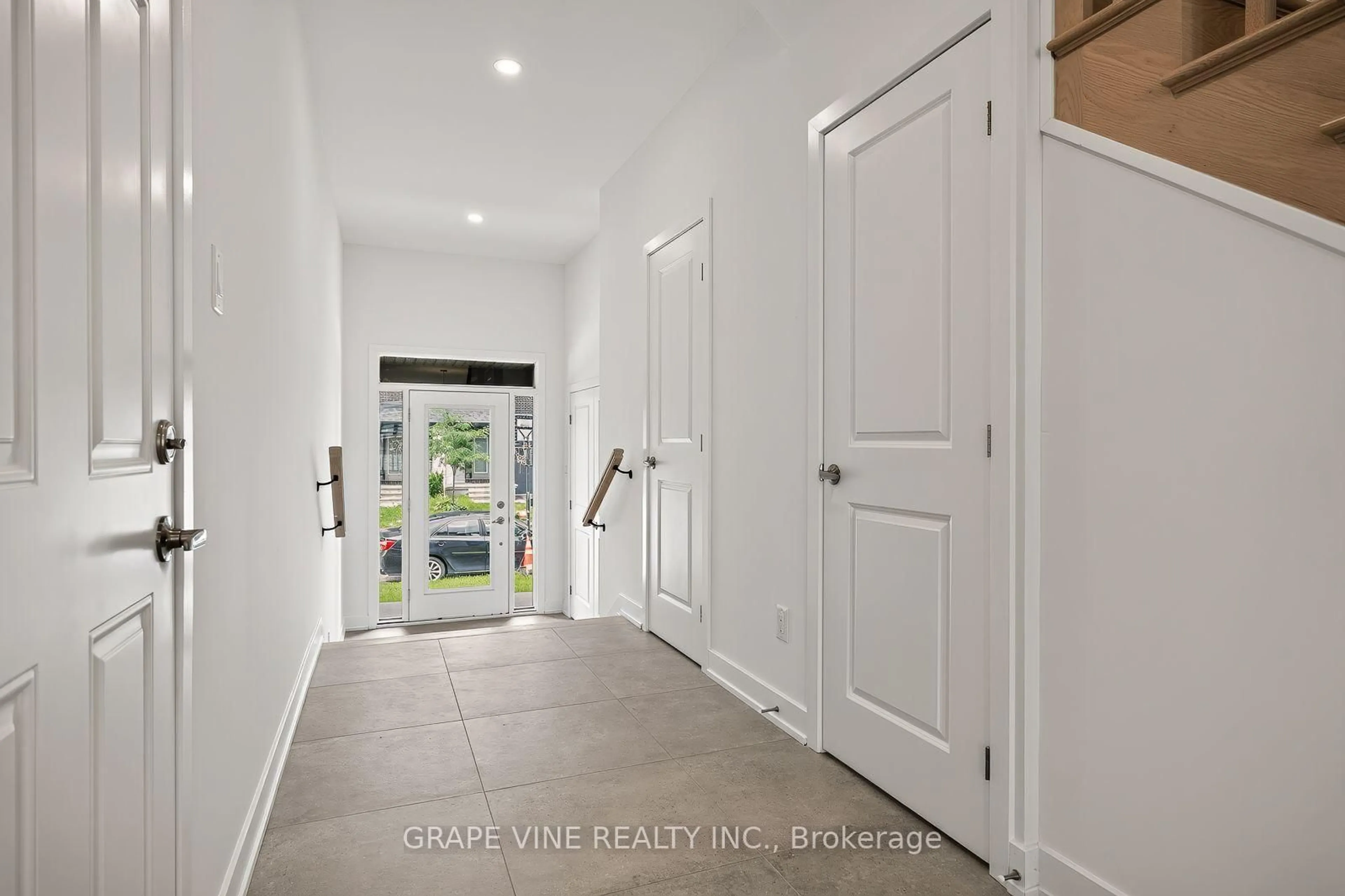 Indoor entryway for 239 Monticello Ave, Stittsville Ontario K2S 2R8