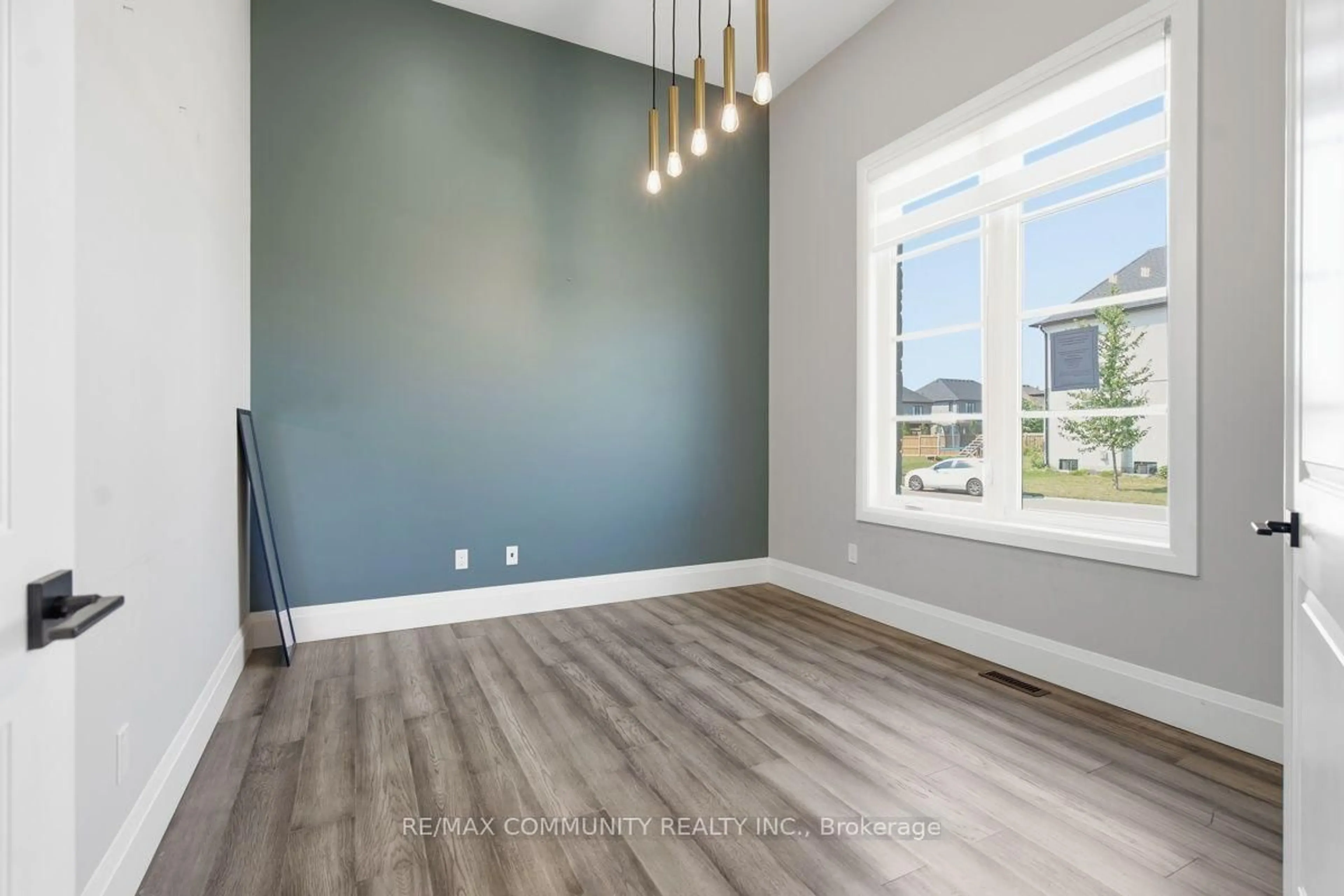 A pic of a room for 451 Warner Terr, London North Ontario N6G 0E6