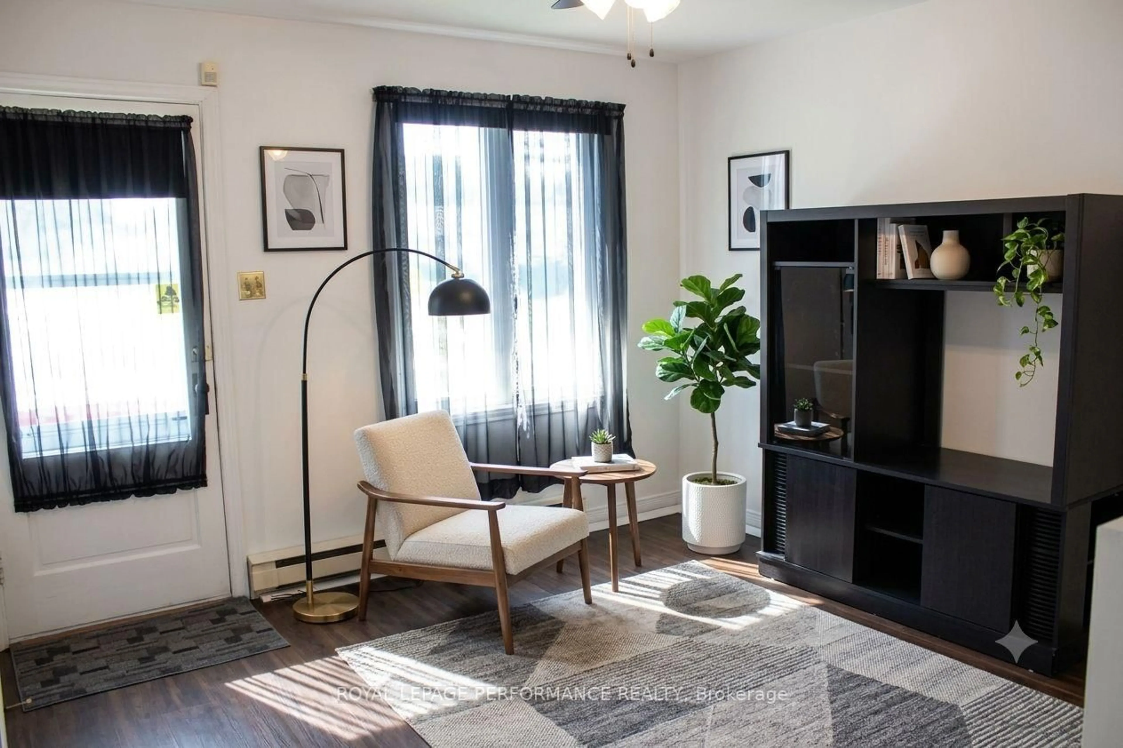 Living room with furniture, unknown for 523 Bedford St, Cornwall Ontario K6J 4C9