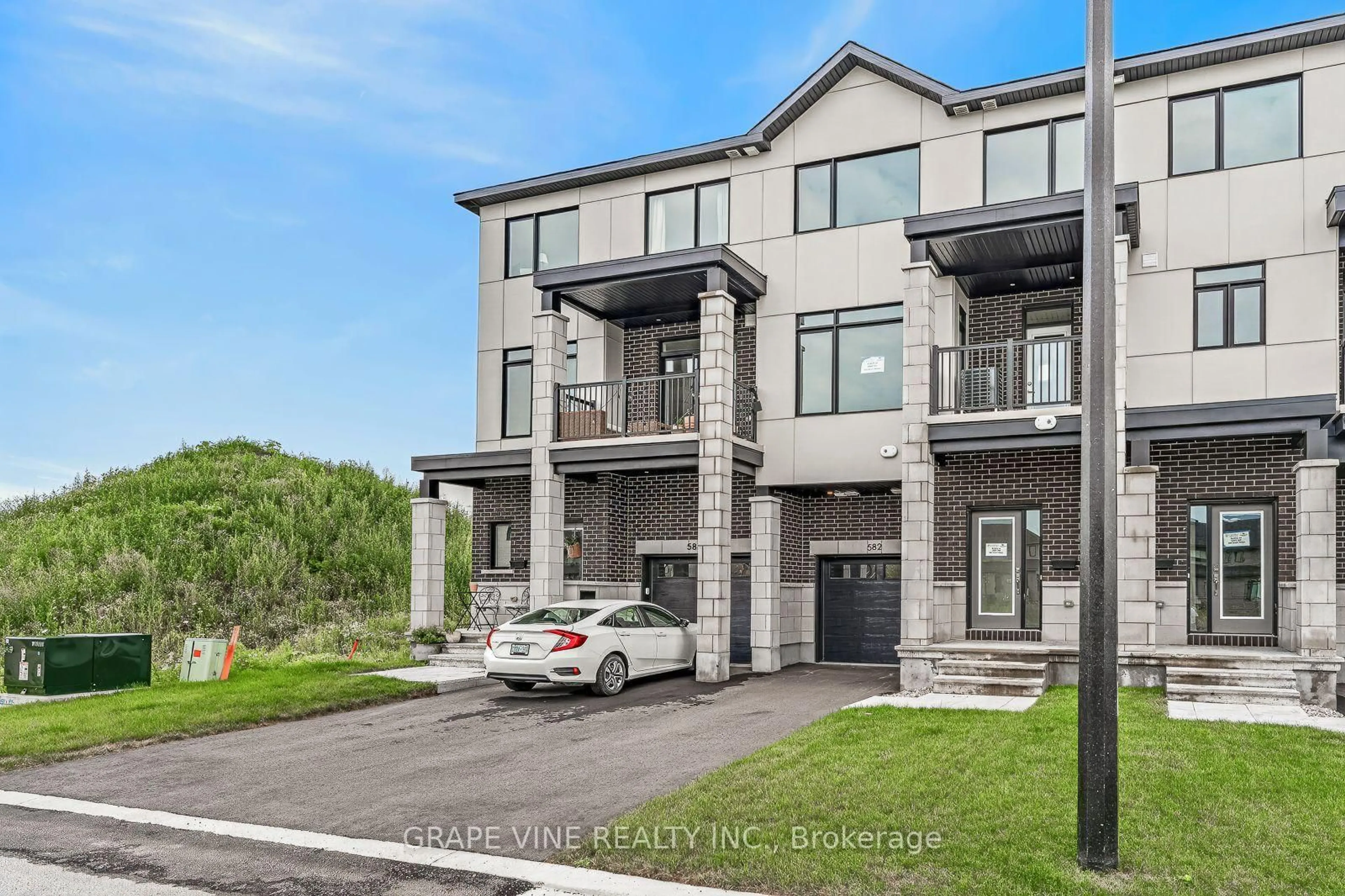 Home with brick exterior material, street for 582 Arbia Rdge, Kanata Ontario K2S 2S4