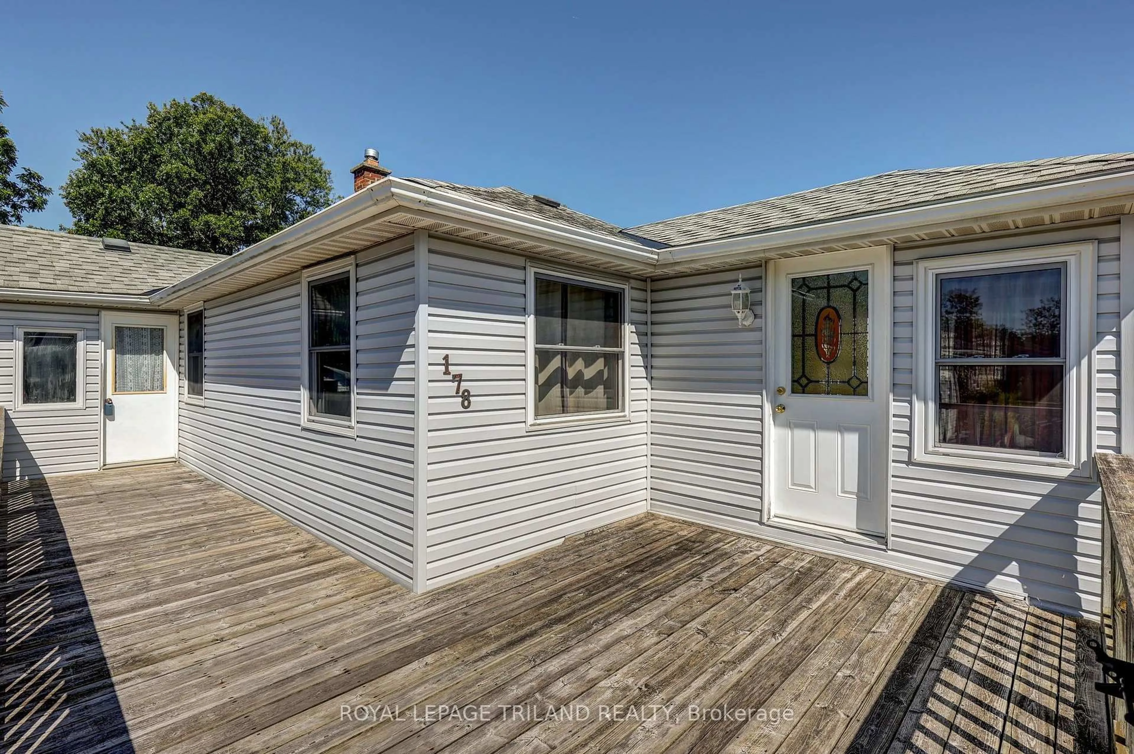 Home with vinyl exterior material, water/lake/river/ocean view for 178 Balaclava St, St. Thomas Ontario N5P 3E3