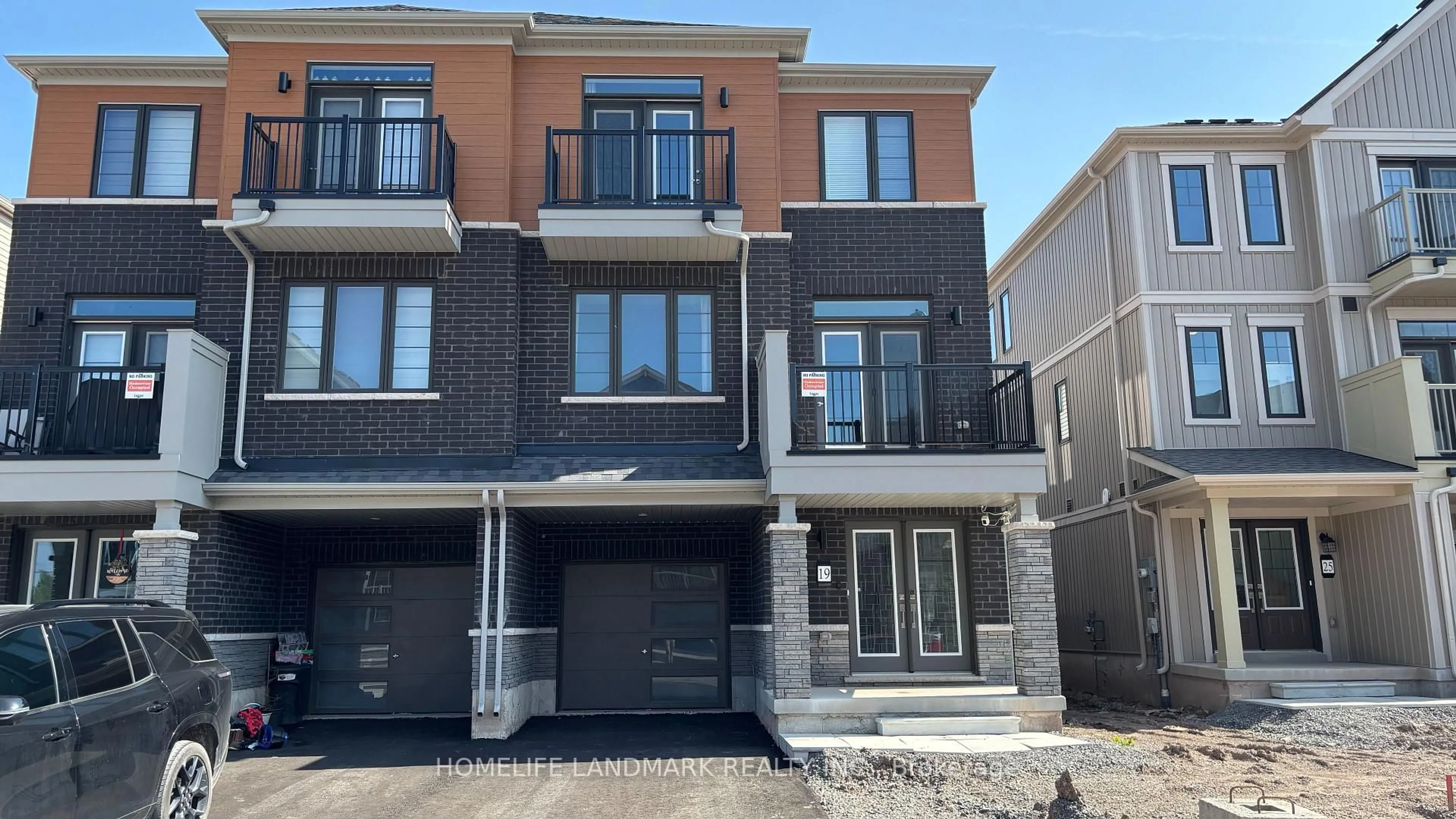 Home with brick exterior material, street for 19 Pogie Dr, Welland Ontario L3B 0P2