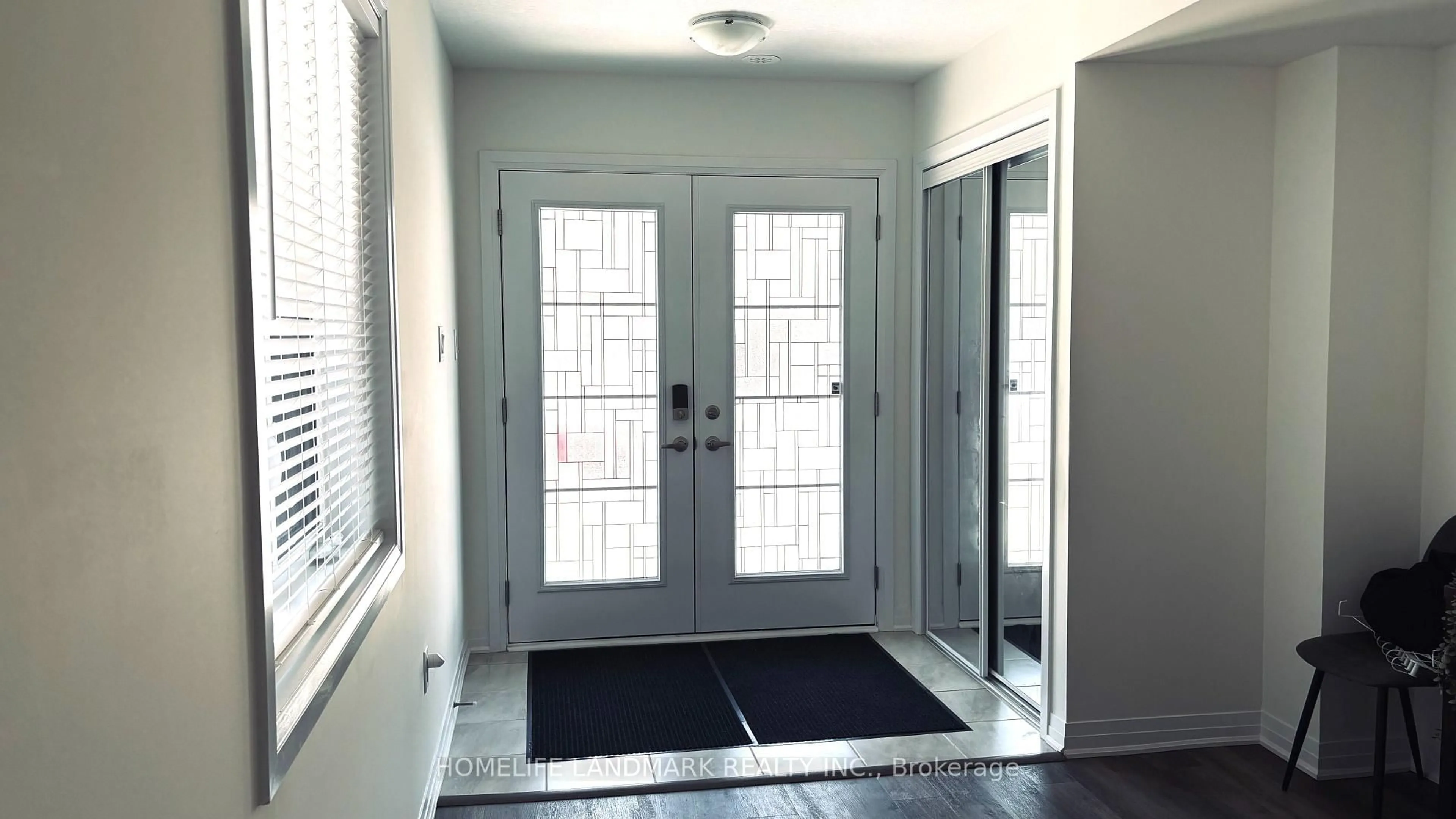 Indoor entryway for 19 Pogie Dr, Welland Ontario L3B 0P2