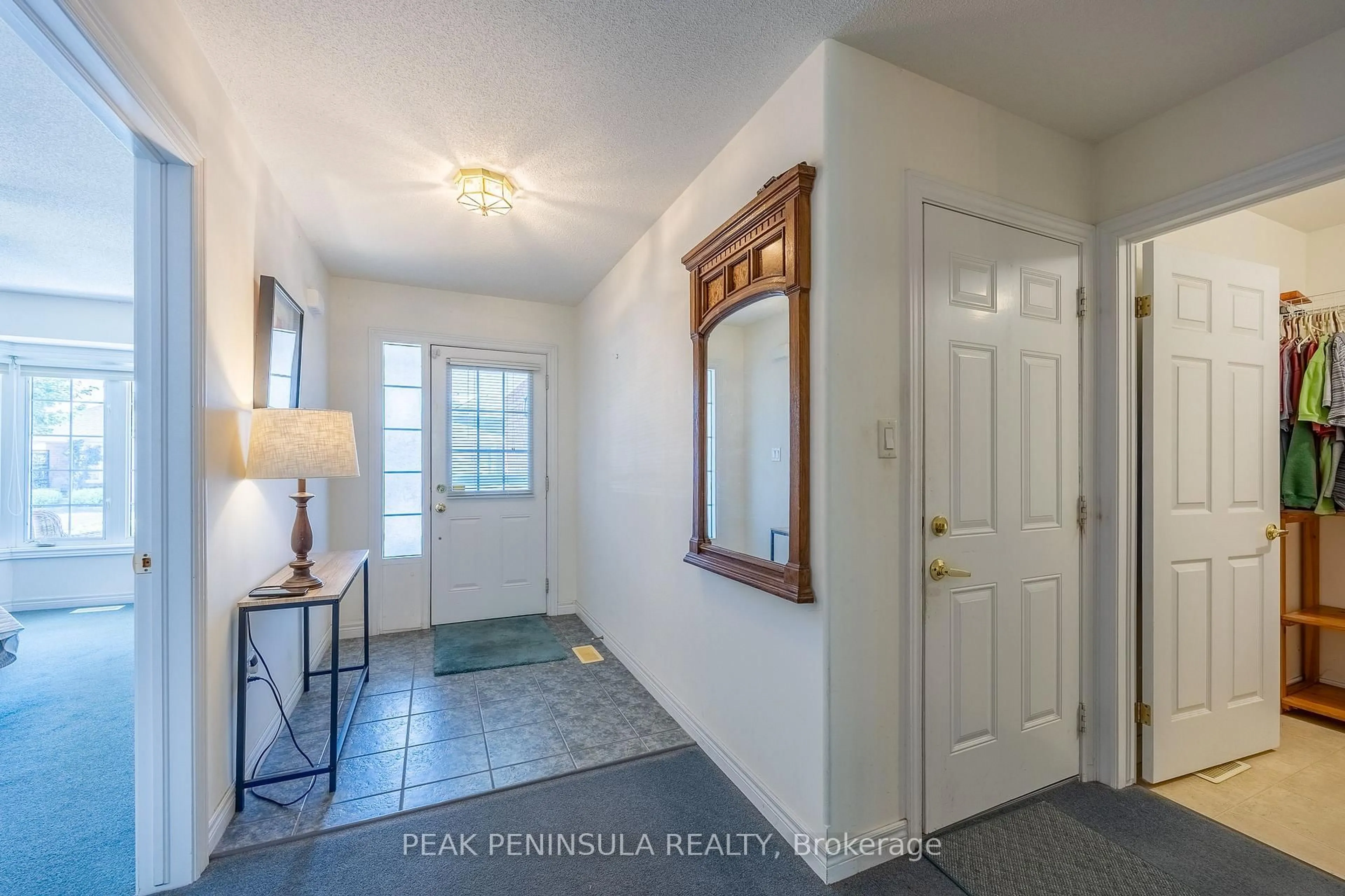 Indoor entryway for 74 Balsam Tr, Norfolk Ontario N0E 1M0