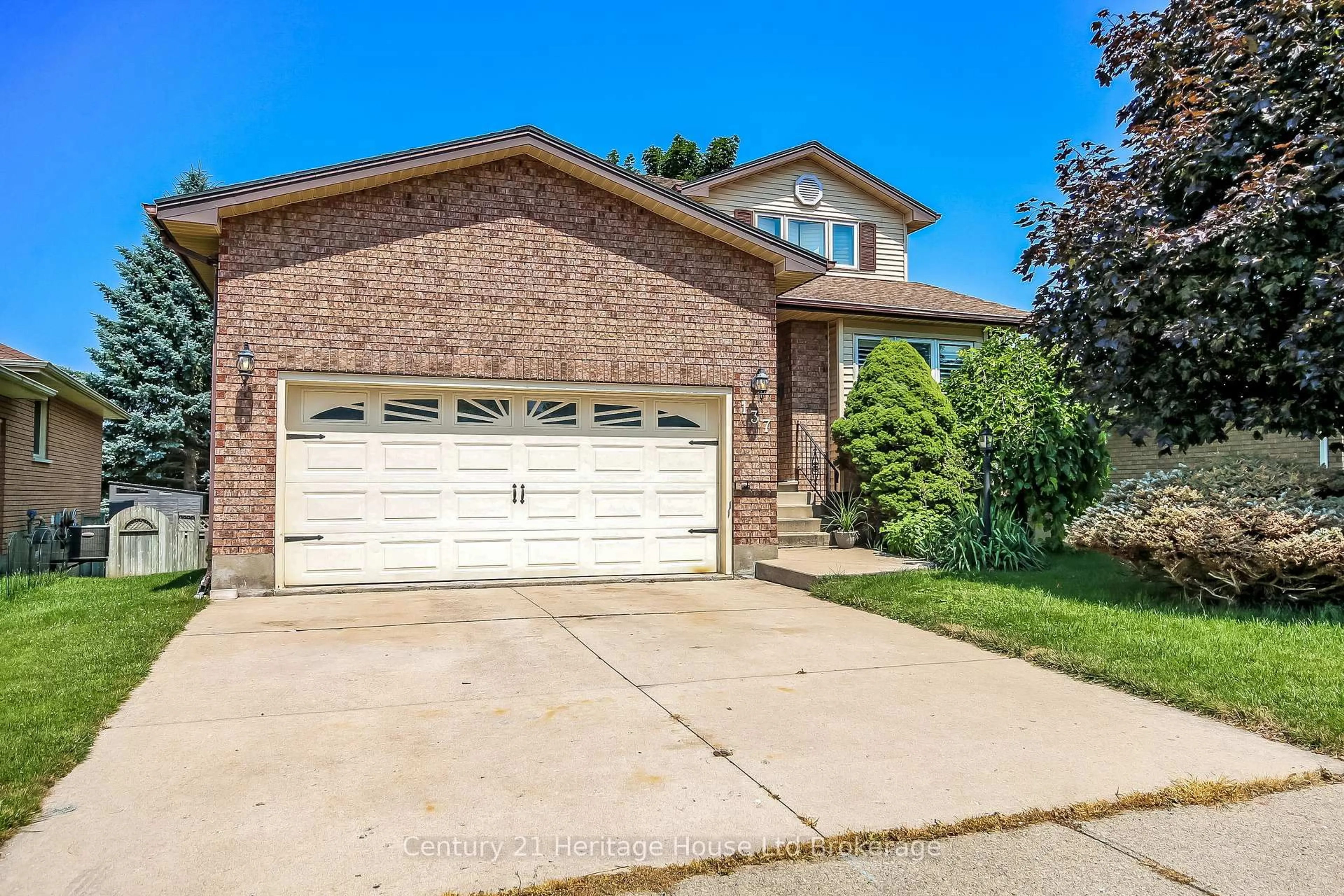 Home with brick exterior material, street for 137 Fifth Ave, Woodstock Ontario N4S 8V6