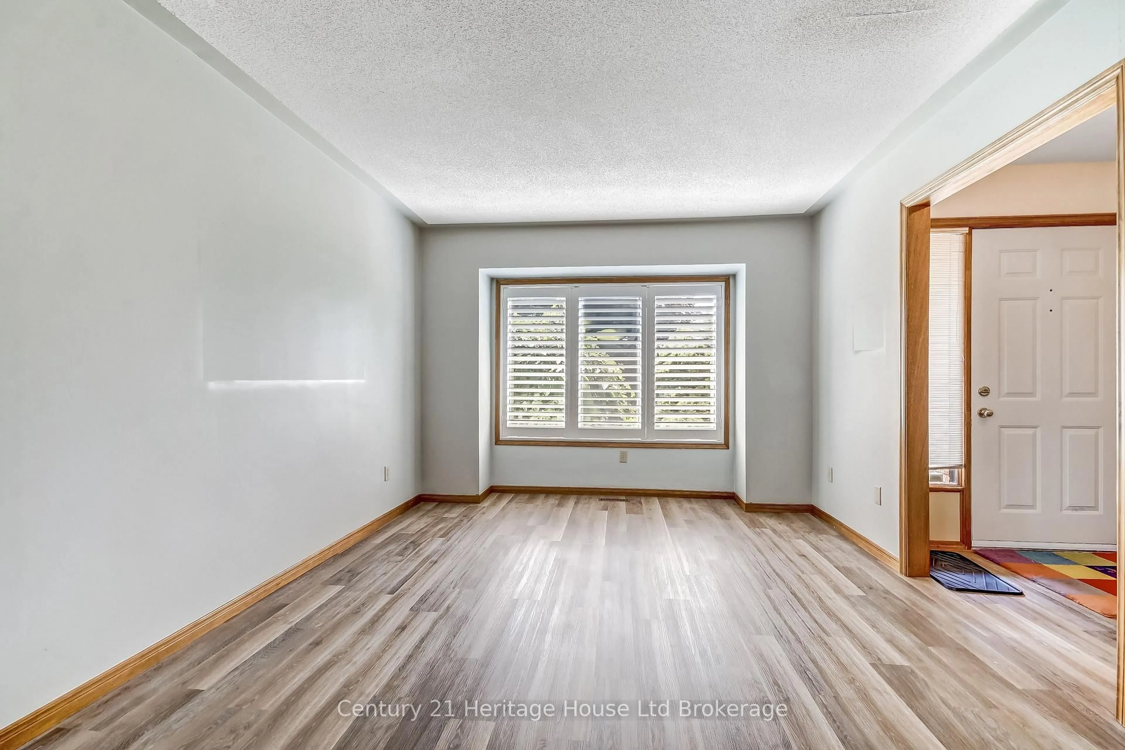 A pic of a room for 137 Fifth Ave, Woodstock Ontario N4S 8V6