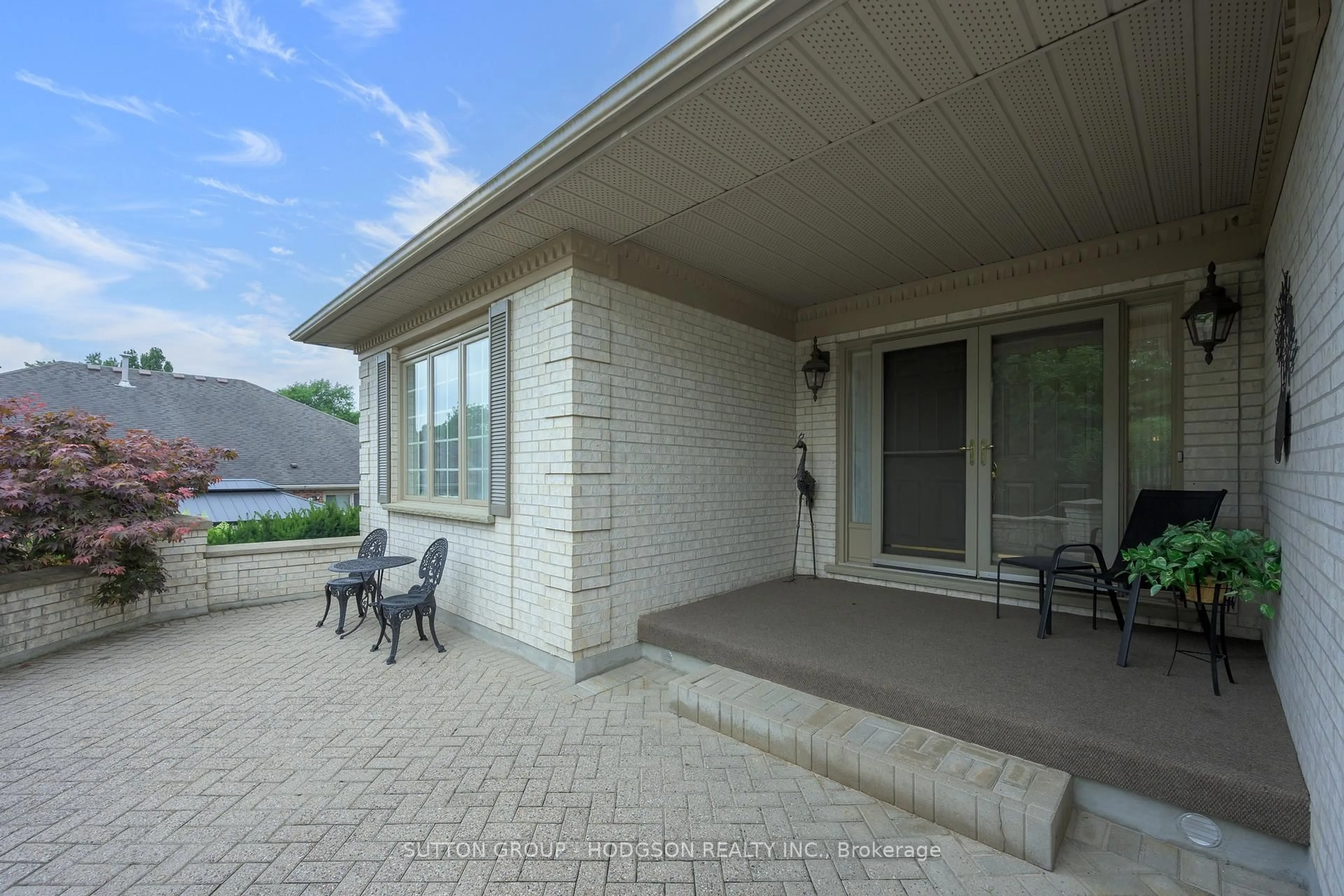 Patio, street for 487 Rosecliffe Terr, London South Ontario N6K 4H5