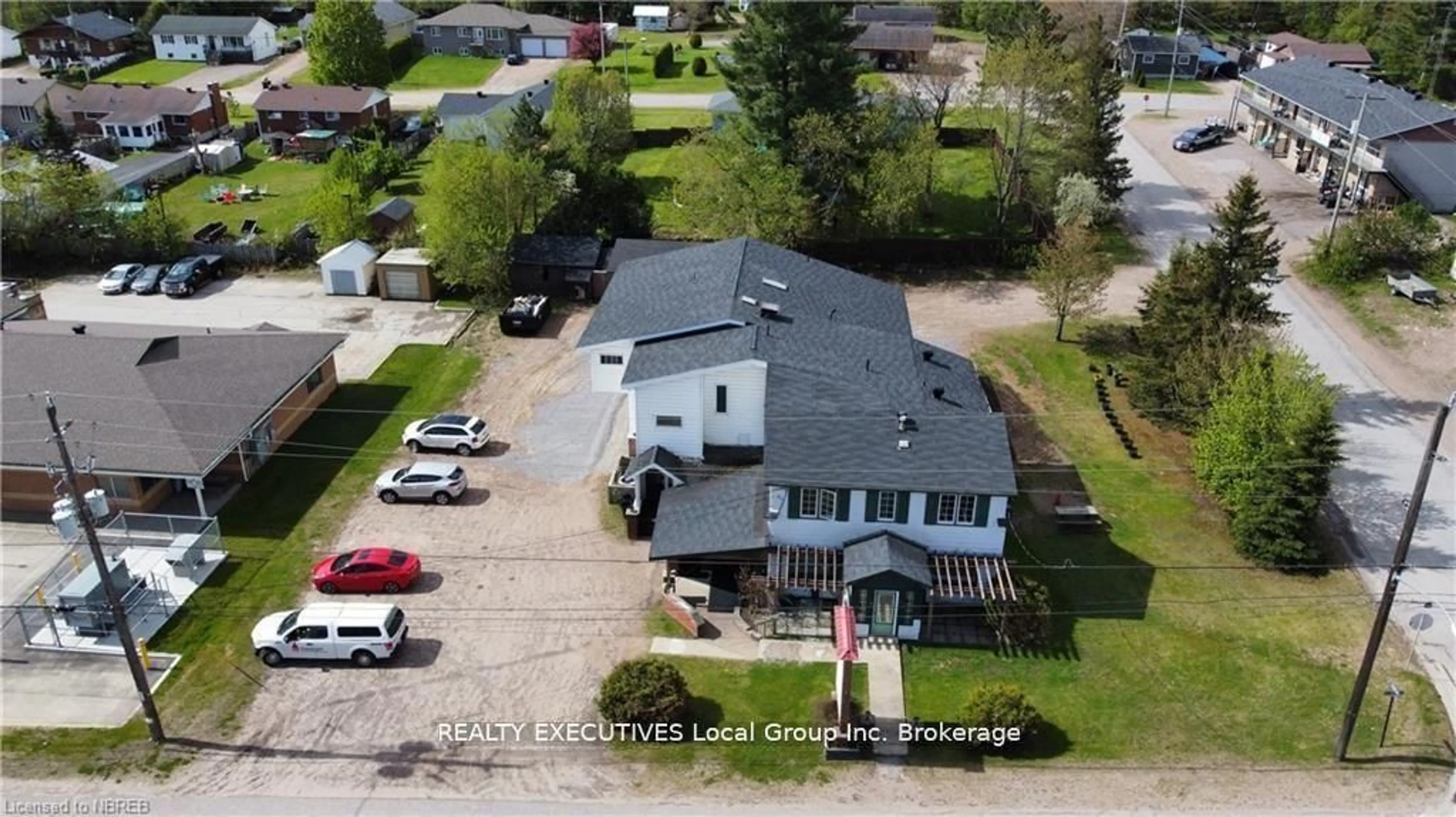 A pic from outside/outdoor area/front of a property/back of a property/a pic from drone, street for 510 Valois Dr, Mattawa Ontario P0H 1V0