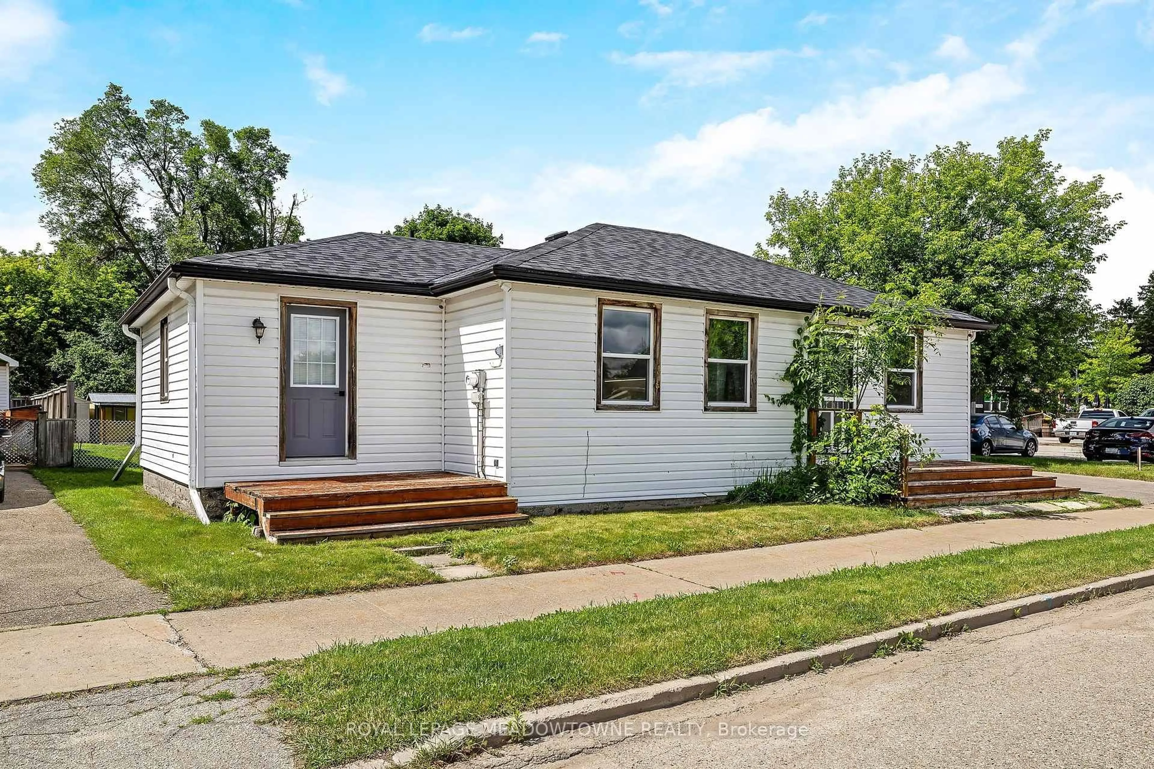 Home with vinyl exterior material, street for 3 Church Blvd, Erin Ontario N0B 1T0