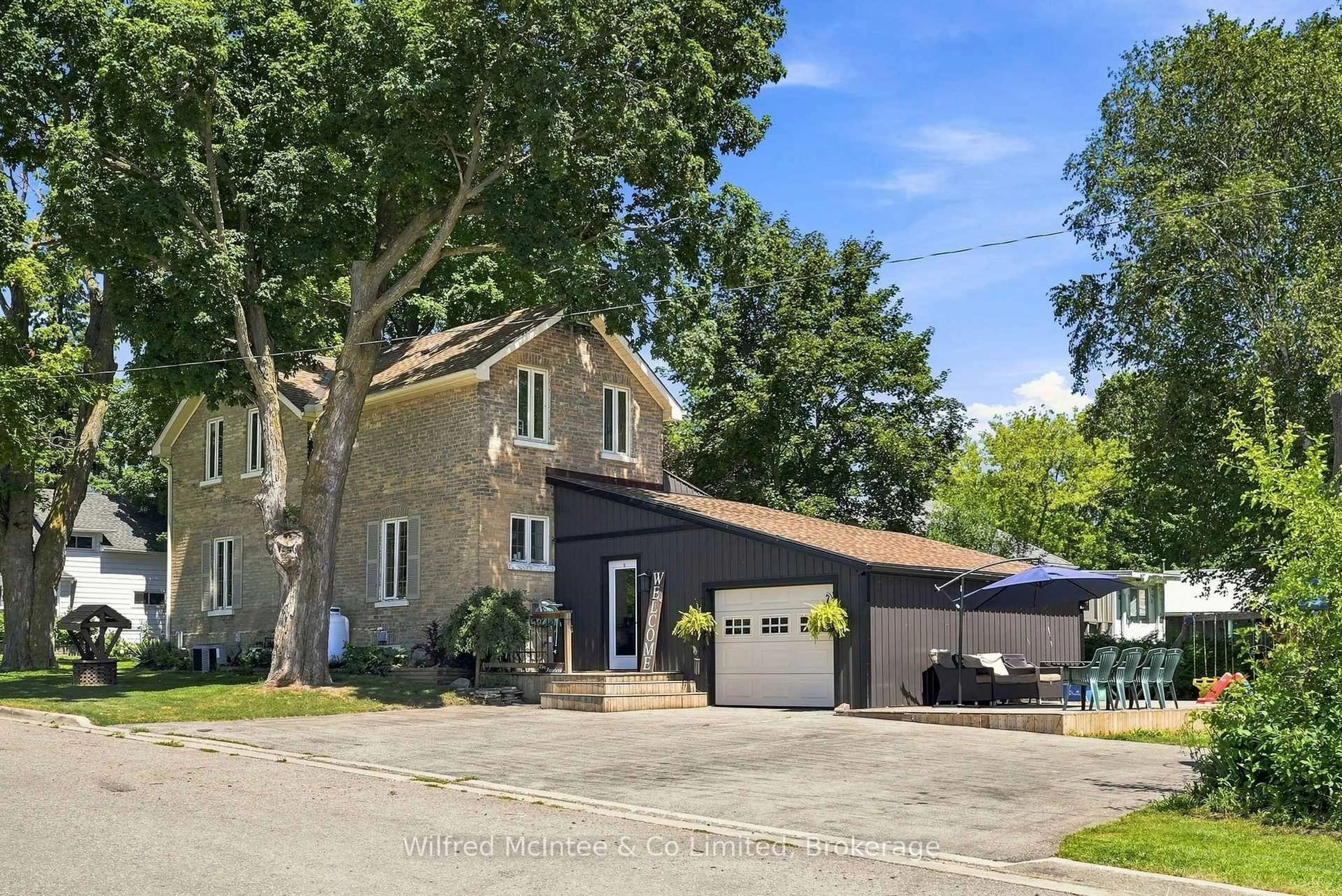 A pic from outside/outdoor area/front of a property/back of a property/a pic from drone, street for 27 5th St, Arran-Elderslie Ontario N0G 1L0