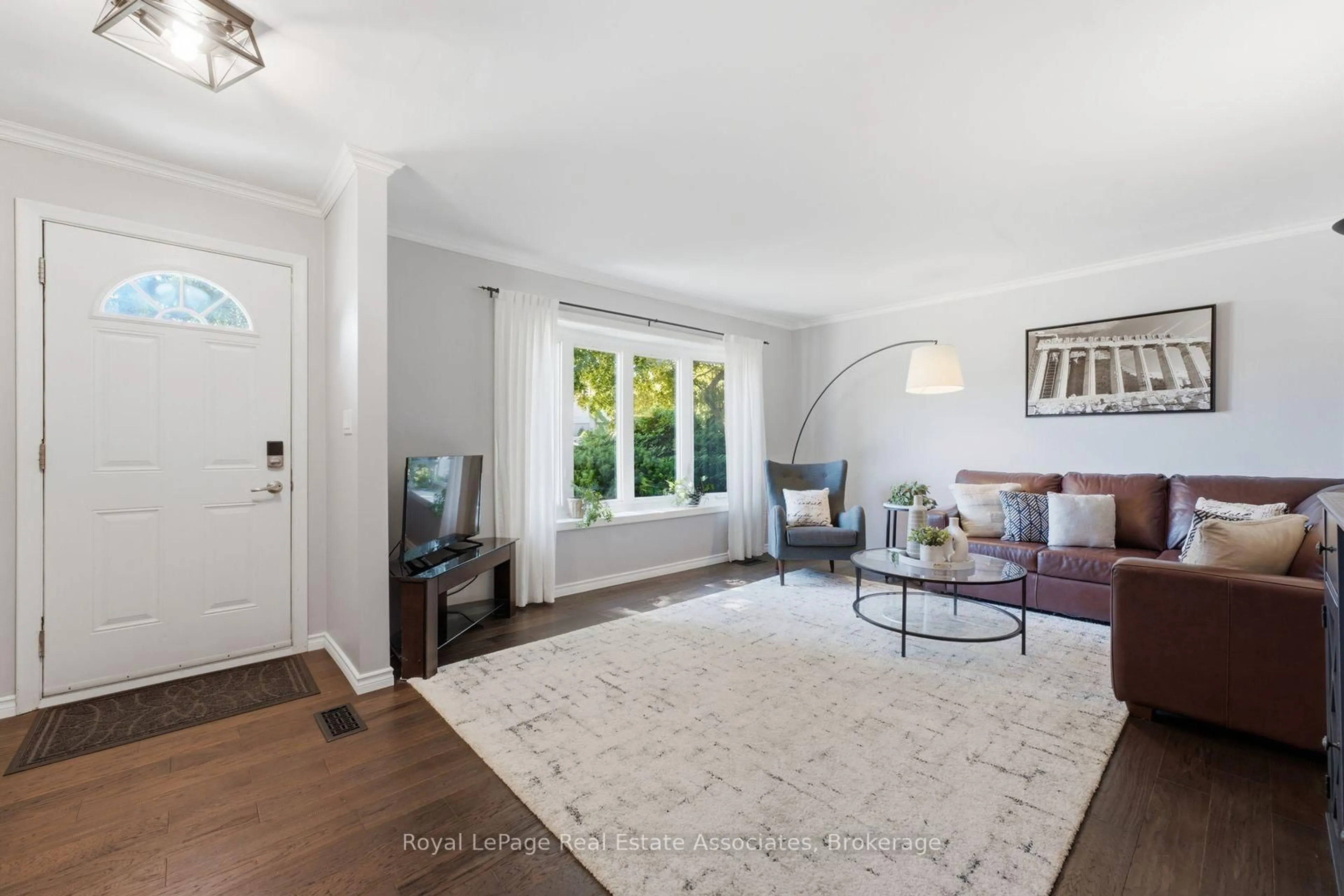 Living room with furniture, unknown for 2 Wedgewood Ave, Hamilton Ontario L8K 5L8