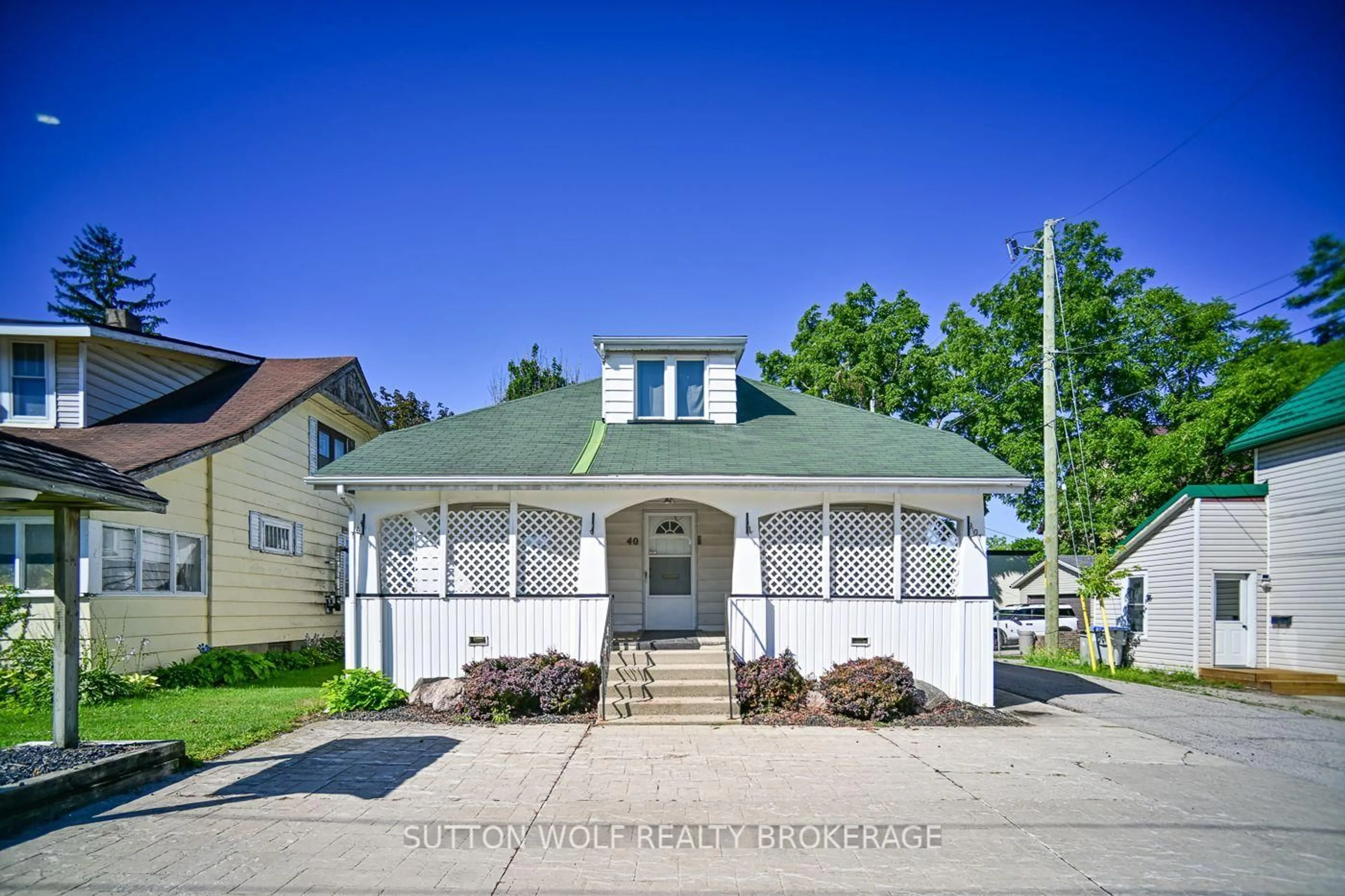 Unknown for 40 Caradoc St, Strathroy-Caradoc Ontario N7G 2M6
