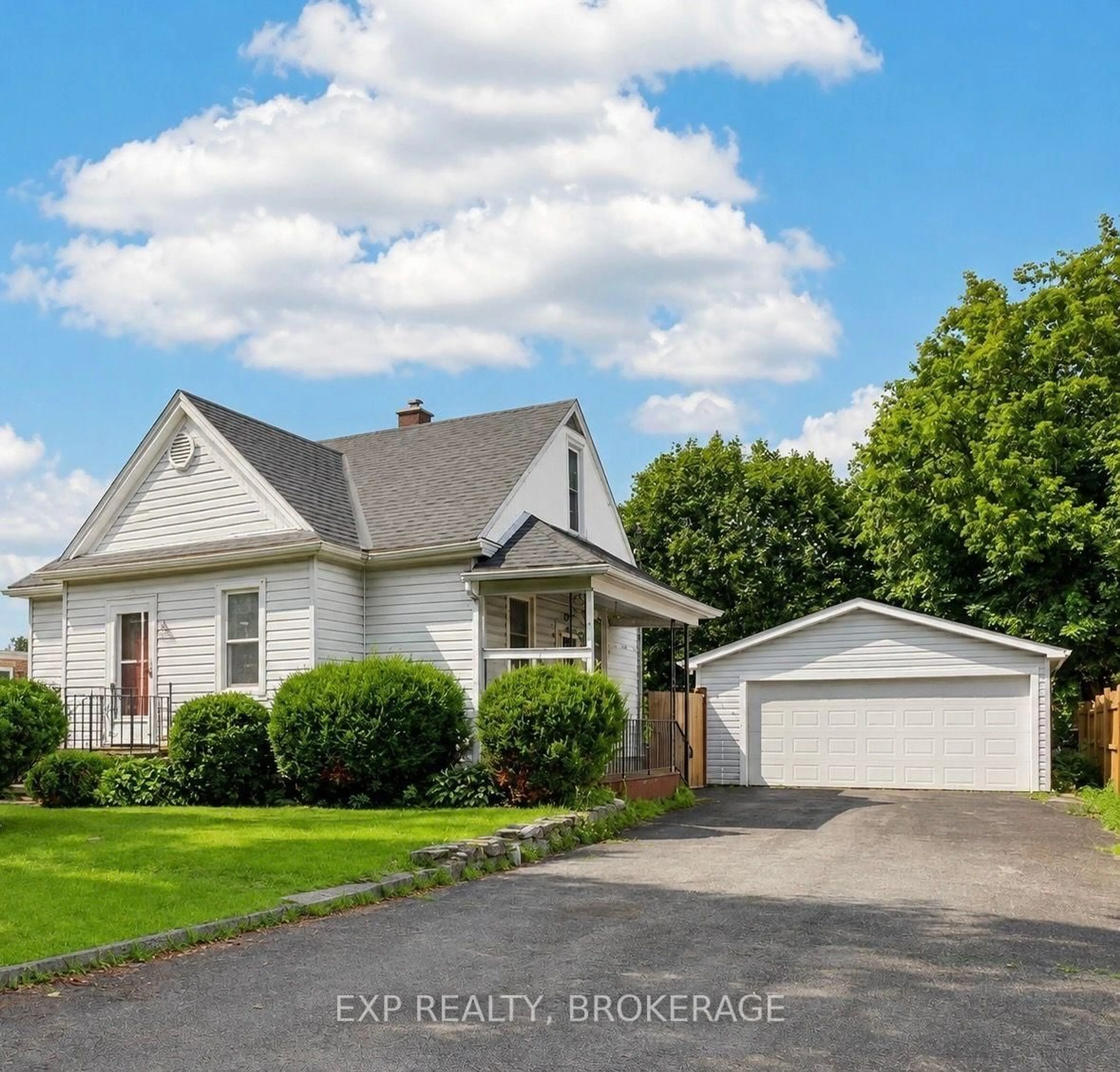 Unknown for 650 Hillside Dr, Gananoque Ontario K7G 2E4