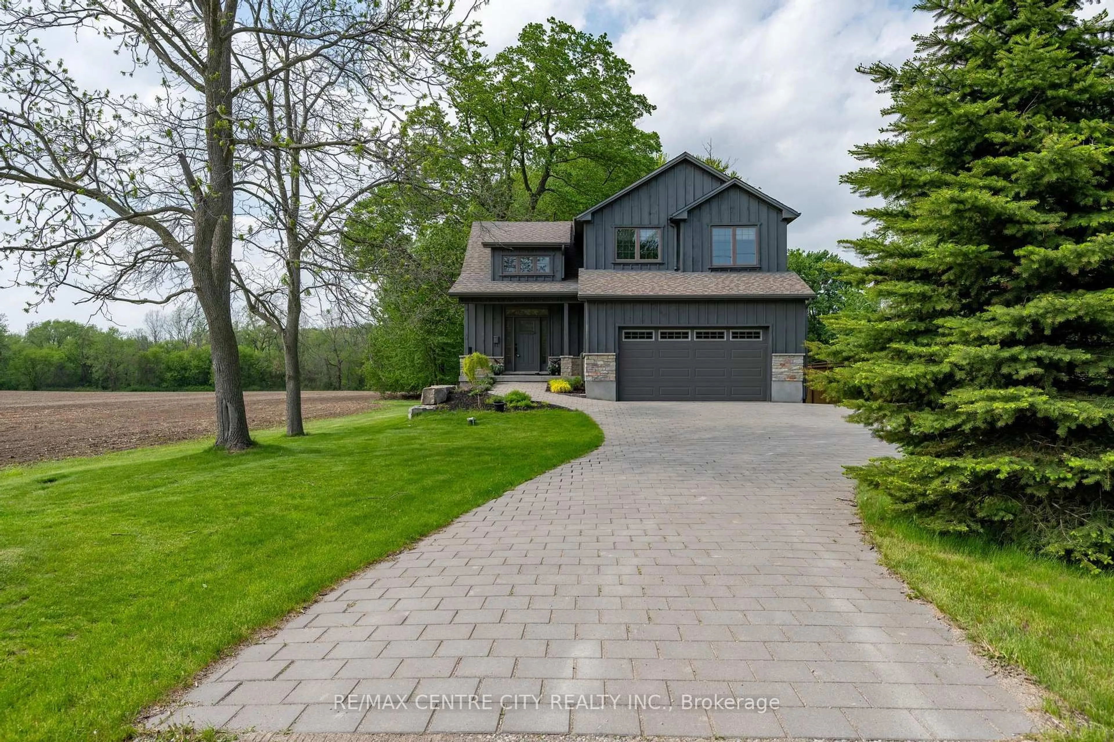 Home with brick exterior material, street for 2580 Dundas St, London East Ontario N5V 3C7