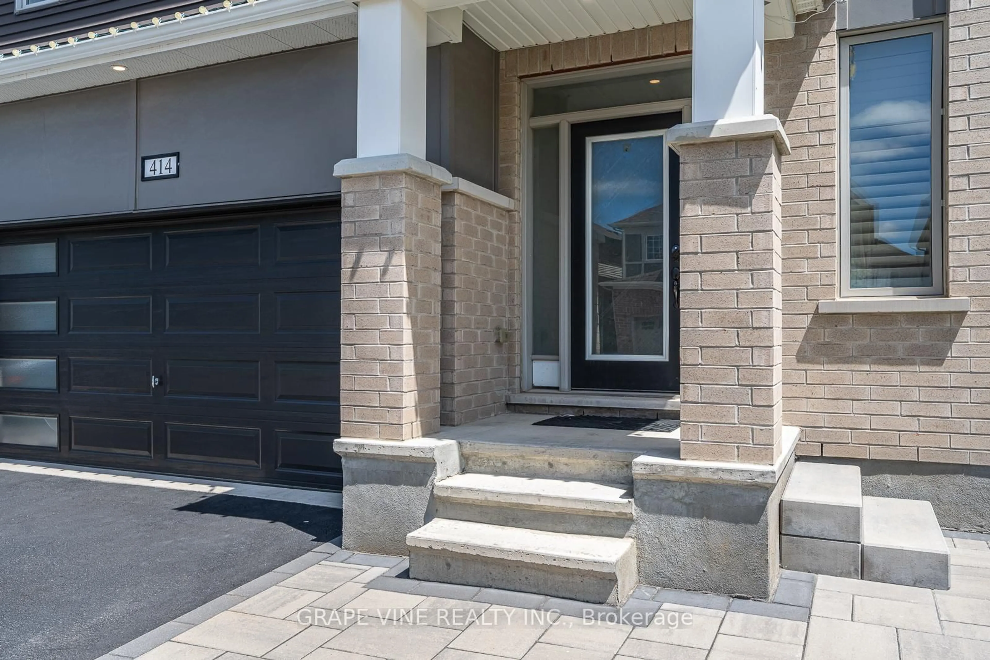 Unknown for 414 Aphelion Cres, Ottawa Ontario K2J 6N6