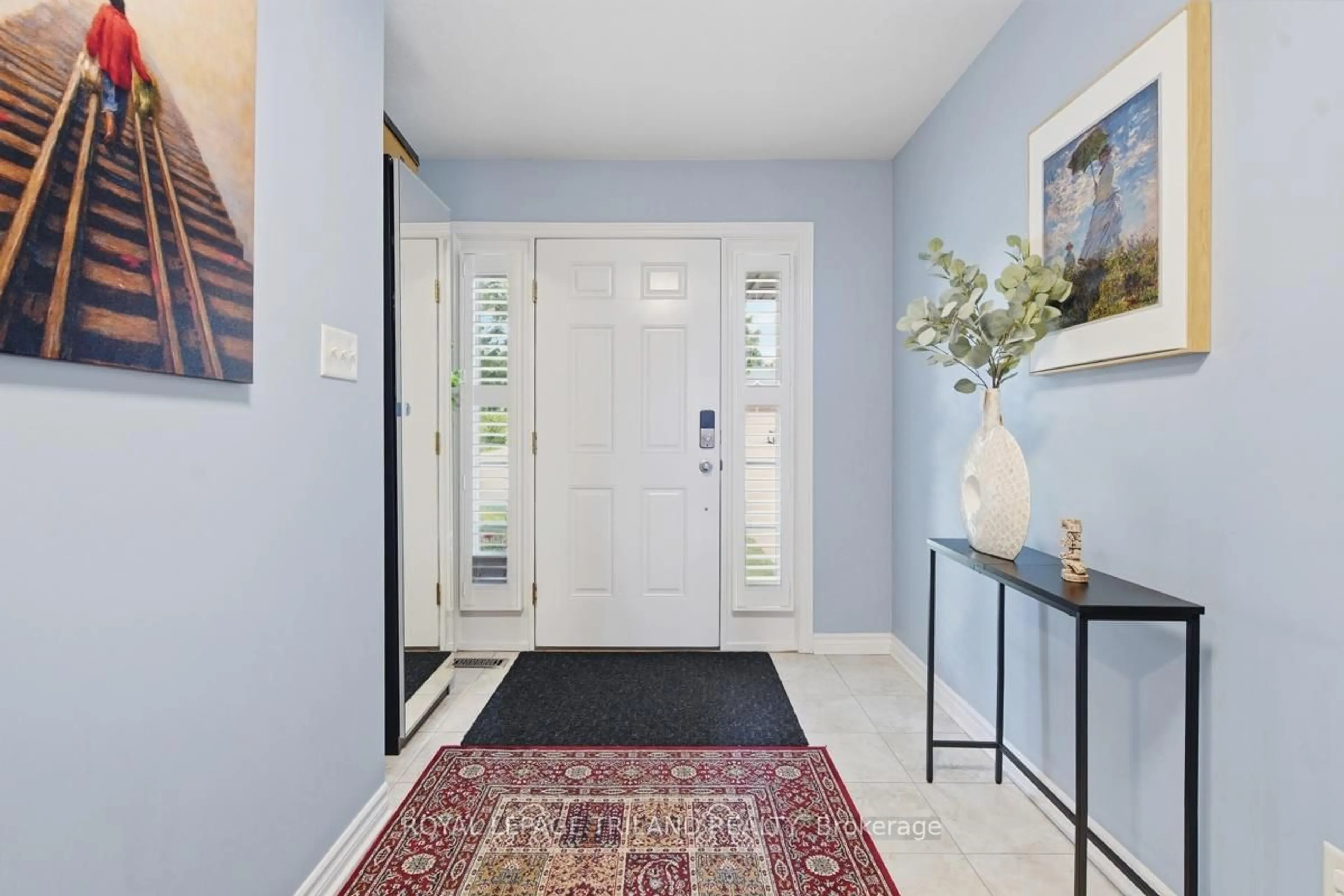Indoor entryway for 1731 Fiddlehead Pl, London North Ontario N6G 5M6