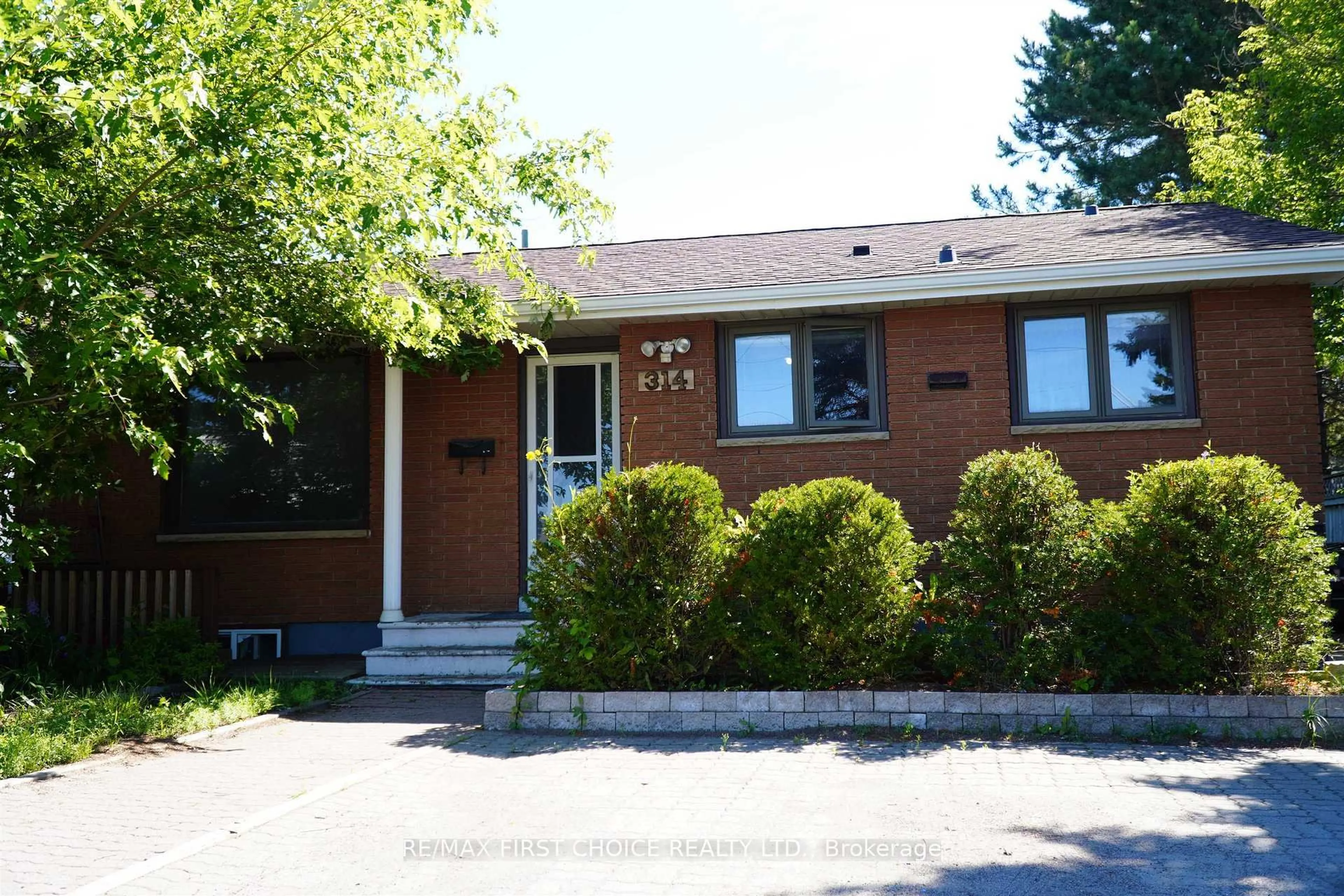Home with brick exterior material, street for 314 Edward Street, Thunder Bay Ontario P7C 4P2