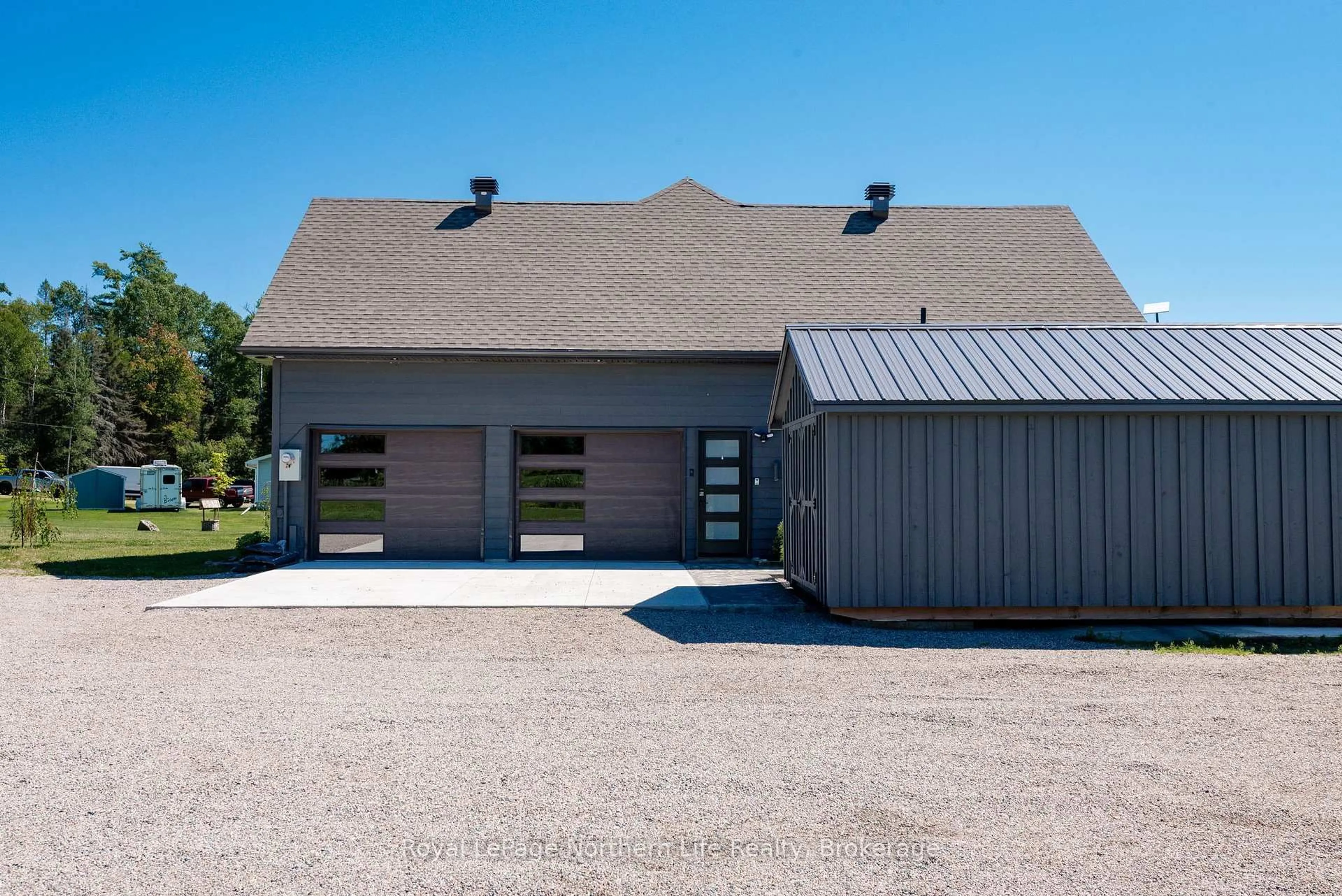 Home with vinyl exterior material, building for 59 Wookey Rd, Callander Ontario P0H 1H0