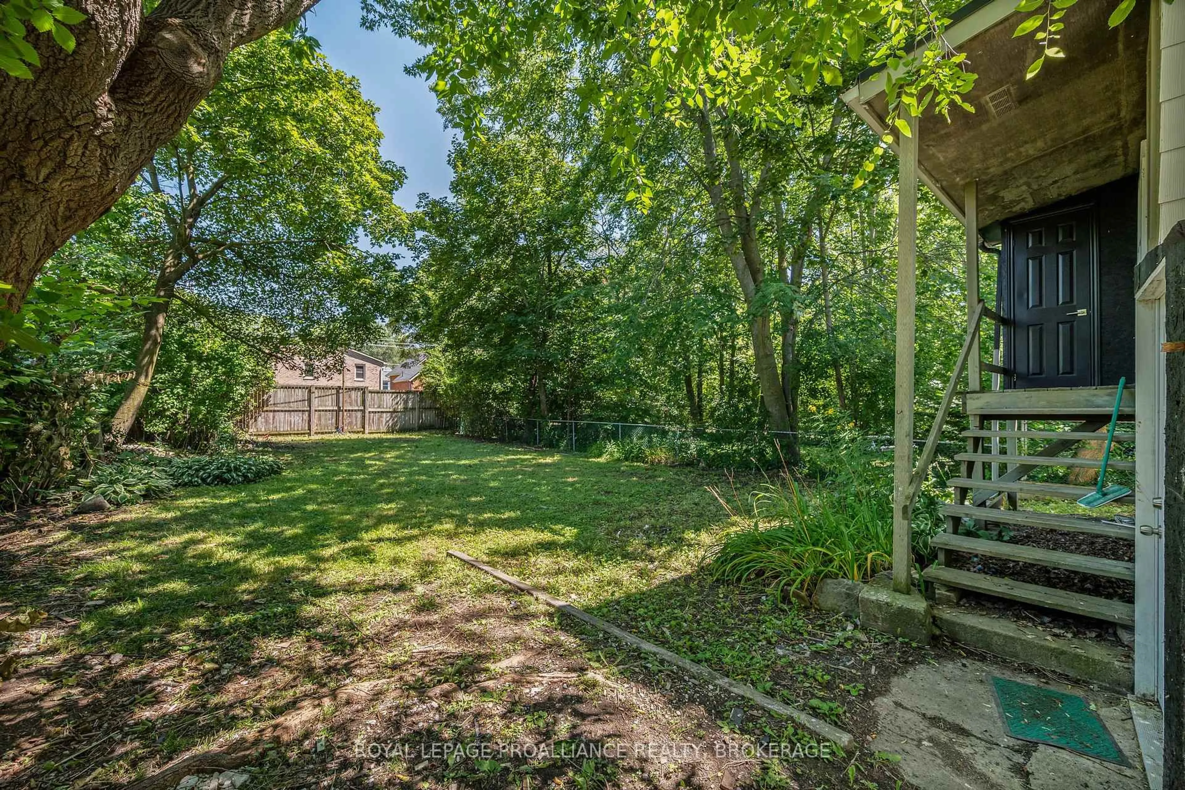 Patio, forest/trees view for 211 Toronto St, Kingston Ontario K7L 4A9