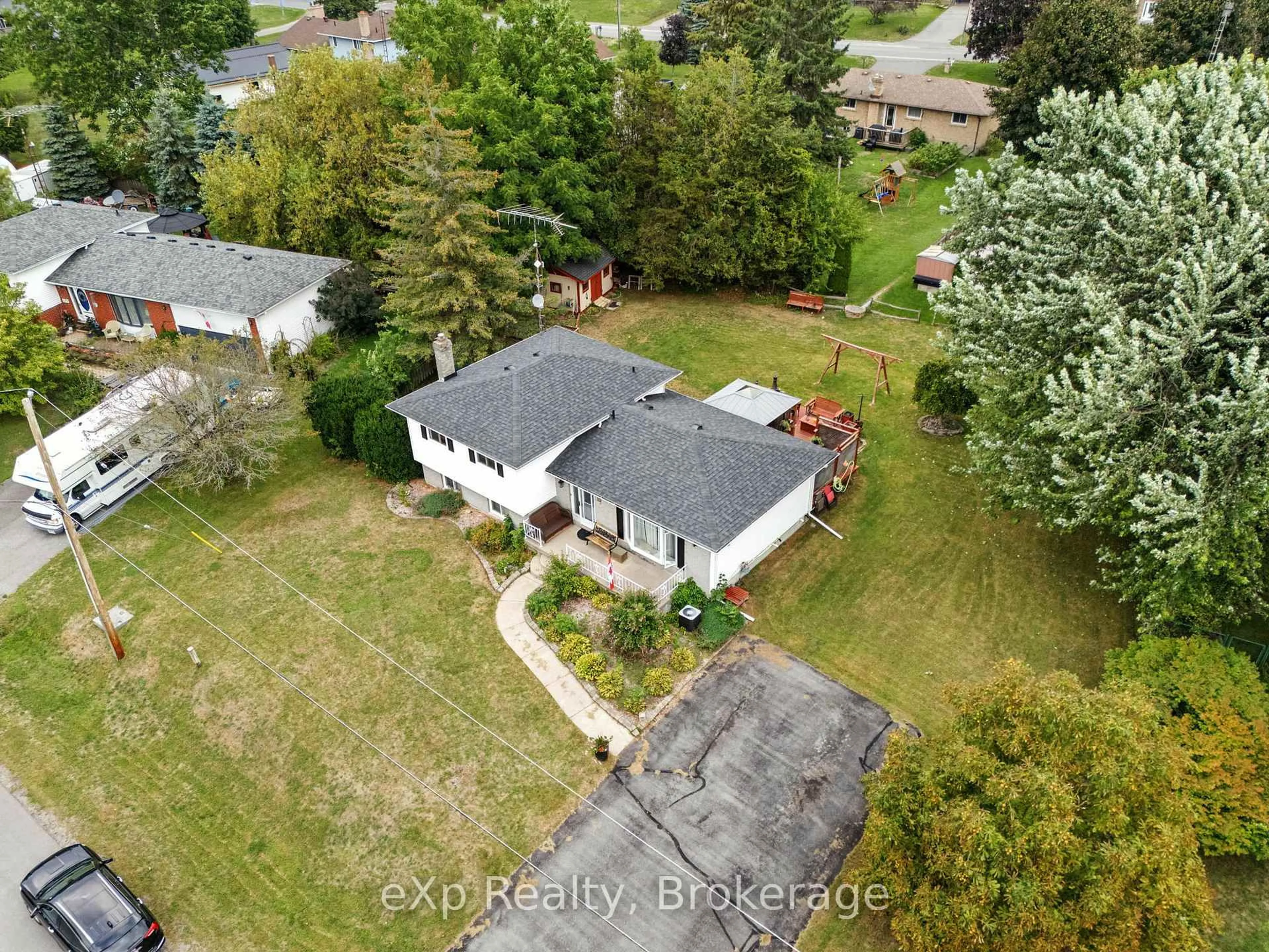 A pic from outside/outdoor area/front of a property/back of a property/a pic from drone, street for 10 Burgess Cres, Hamilton Township Ontario K9A 4J7