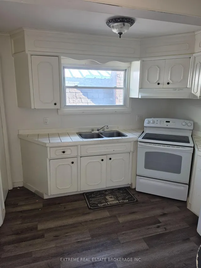 10 Dunlop St, Fort Erie 4