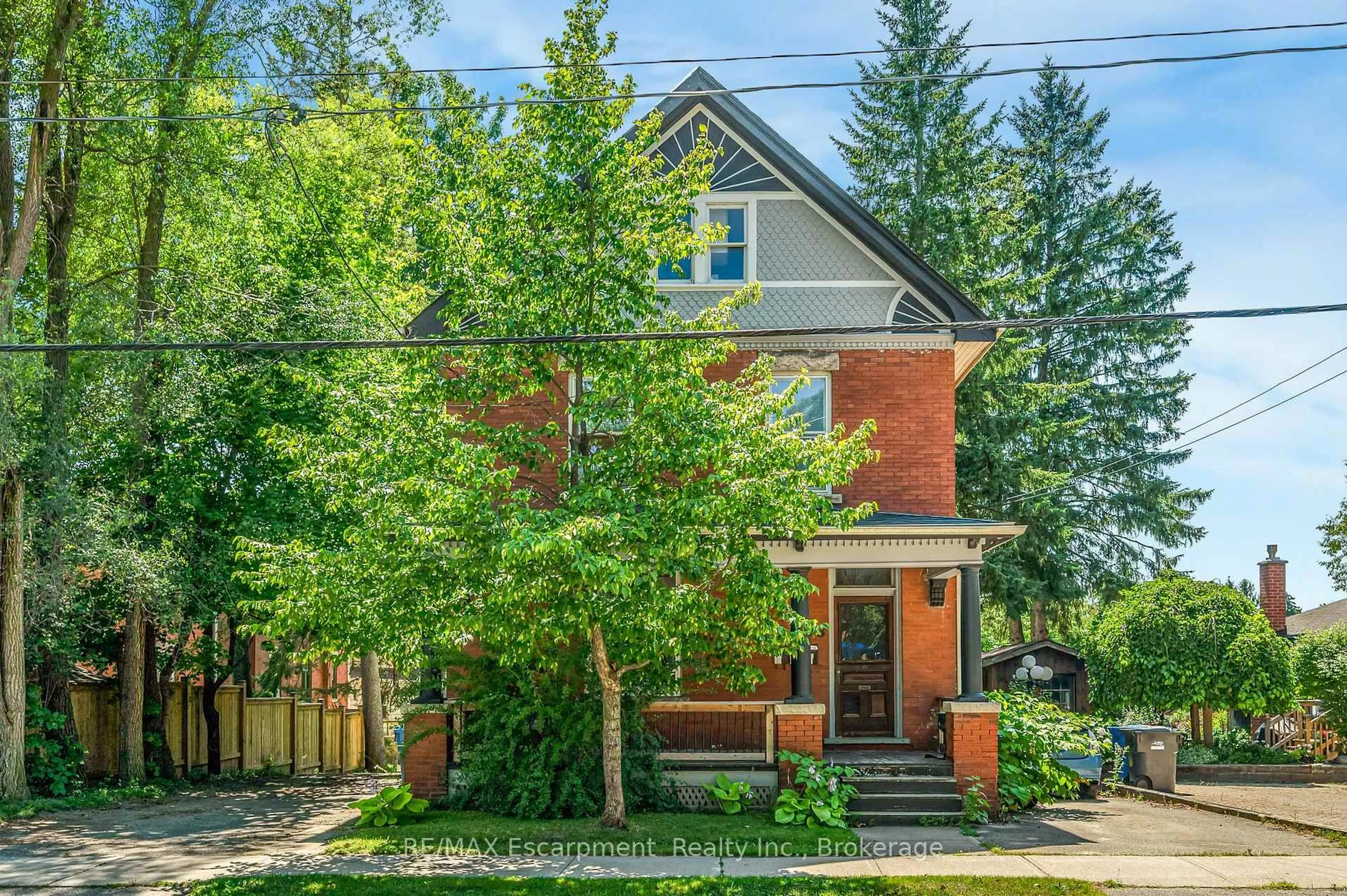 Home with brick exterior material, street for 458 Woolwich St, Guelph Ontario N1H 3X5