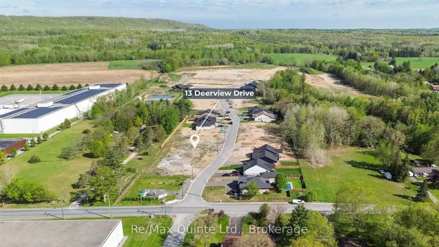 13 Deerview Dr, Quinte West 2