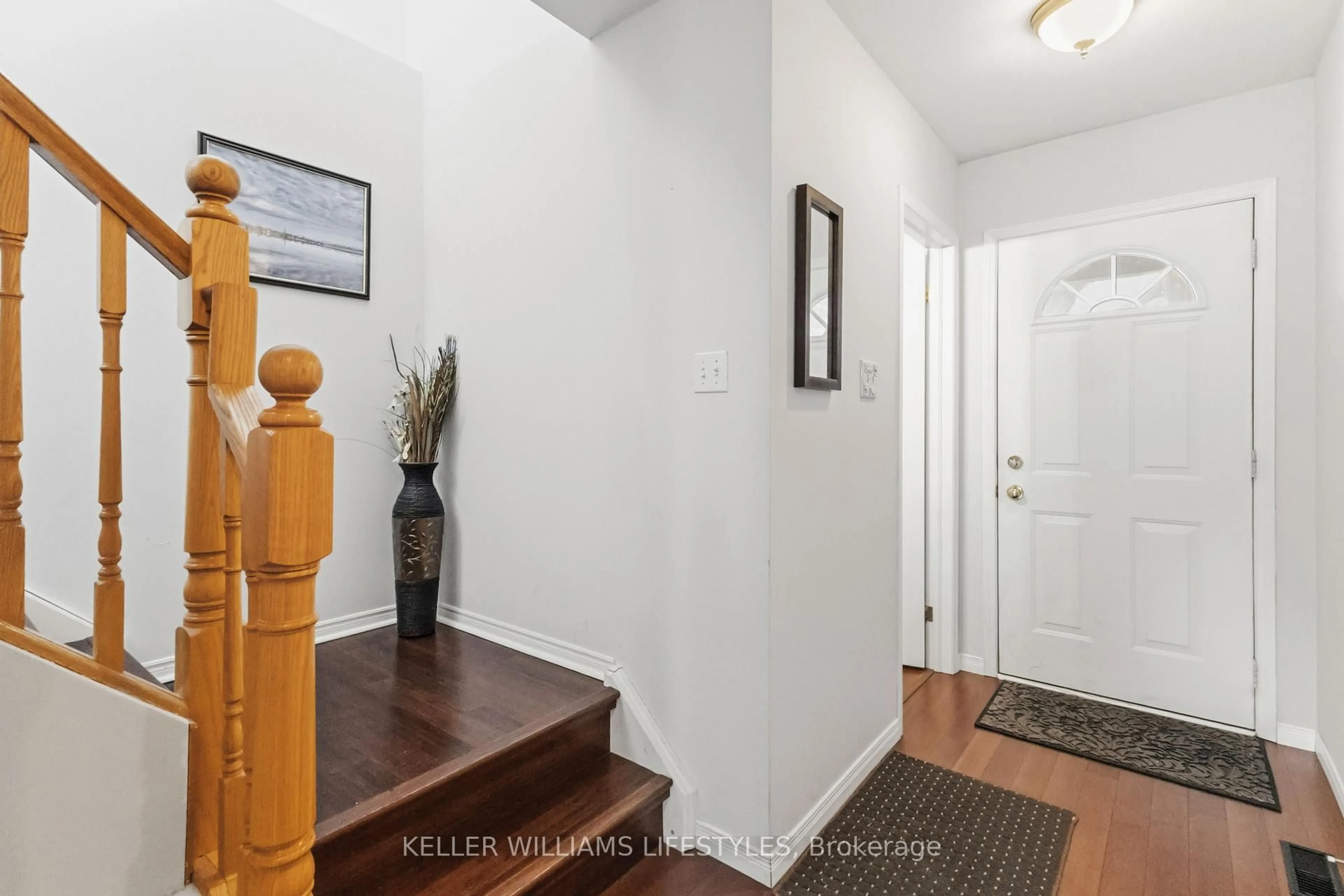 Indoor entryway for 46 Bellrock Cres, London East Ontario N5V 4M6