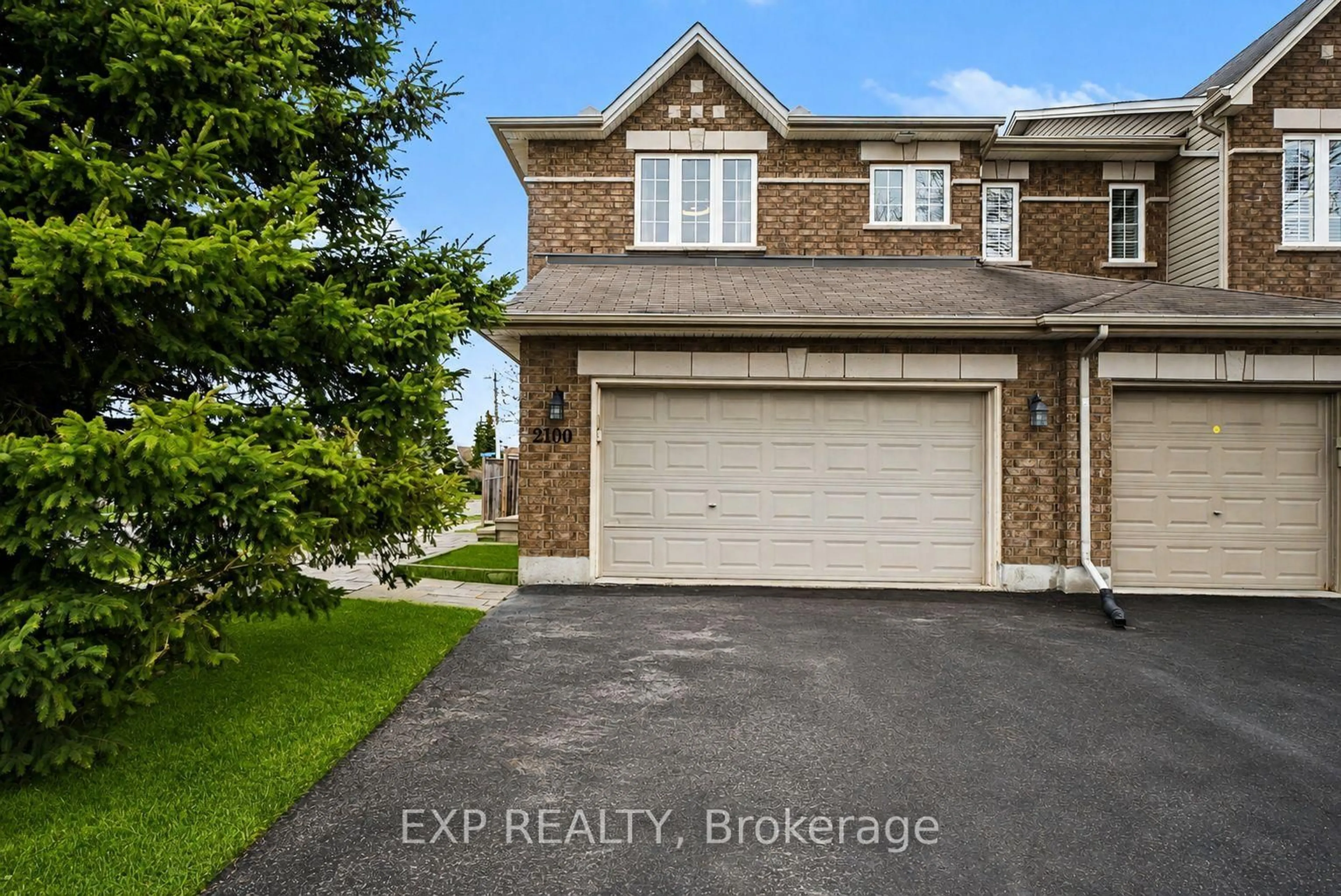 A pic from outside/outdoor area/front of a property/back of a property/a pic from drone, street for 2100 Melette Cres, Ottawa Ontario K4A 4X2