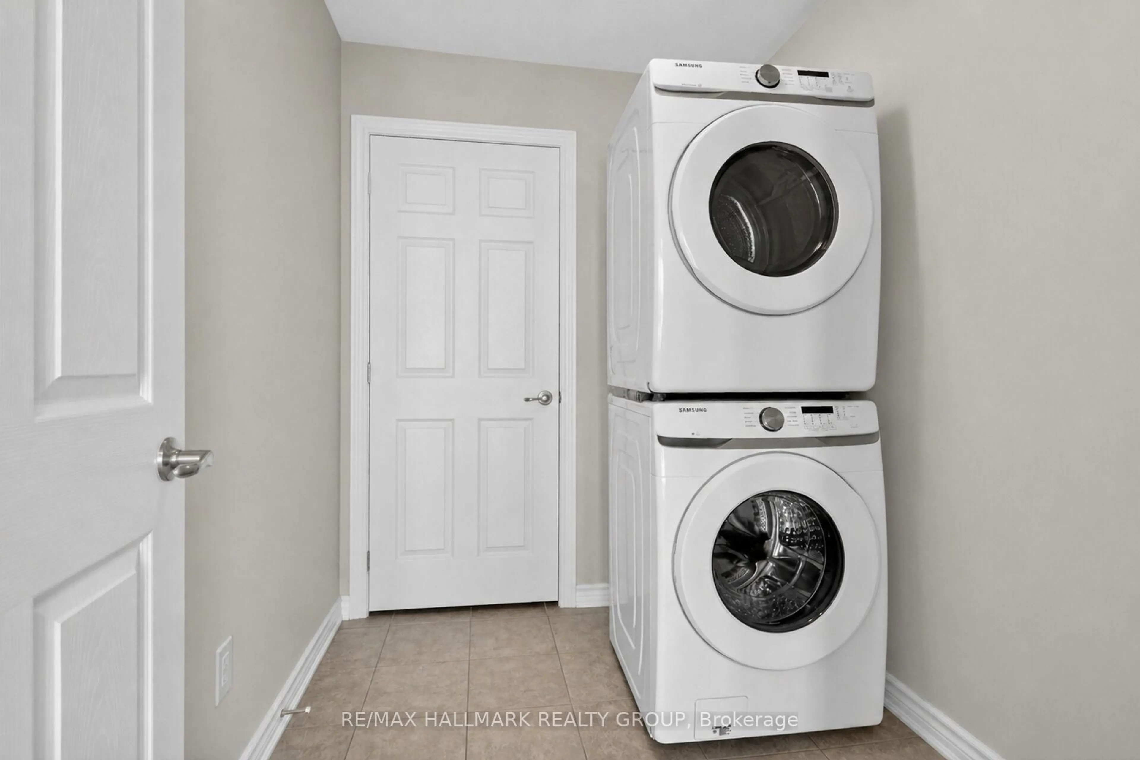 Laundry room for 235 Hibernian Walk, Ottawa Ontario K2V 0R6