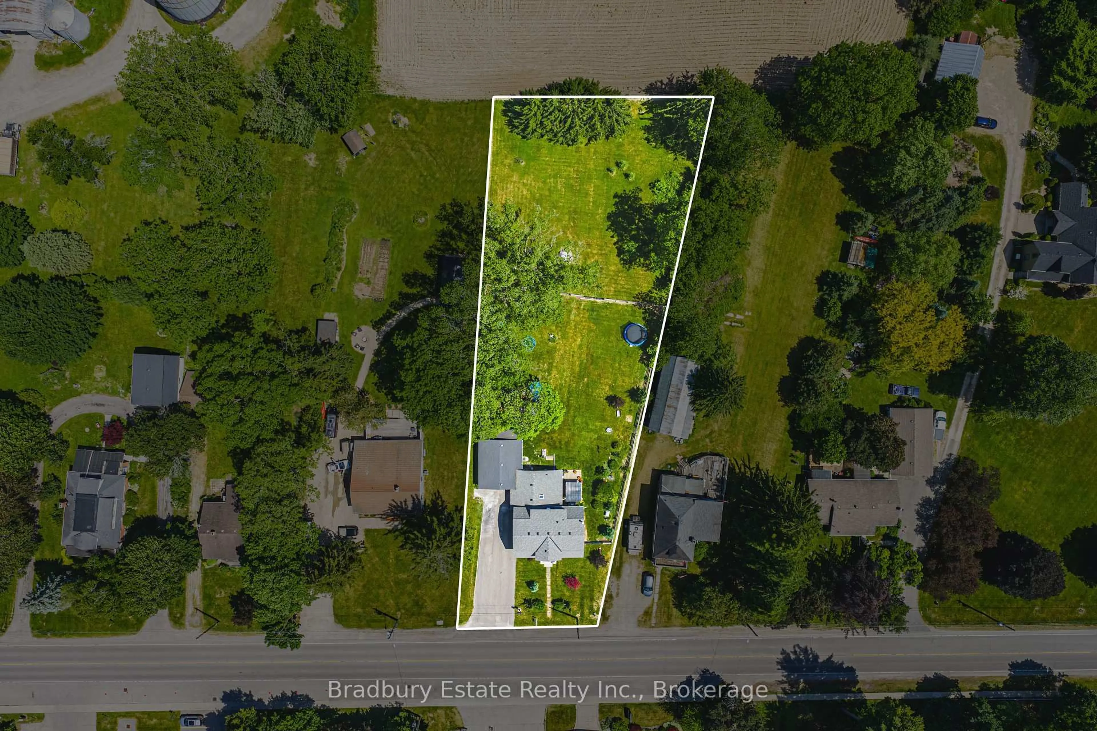 A pic from outside/outdoor area/front of a property/back of a property/a pic from drone, street for 670 Mount Pleasant Rd, Brant Ontario N0E 1K0
