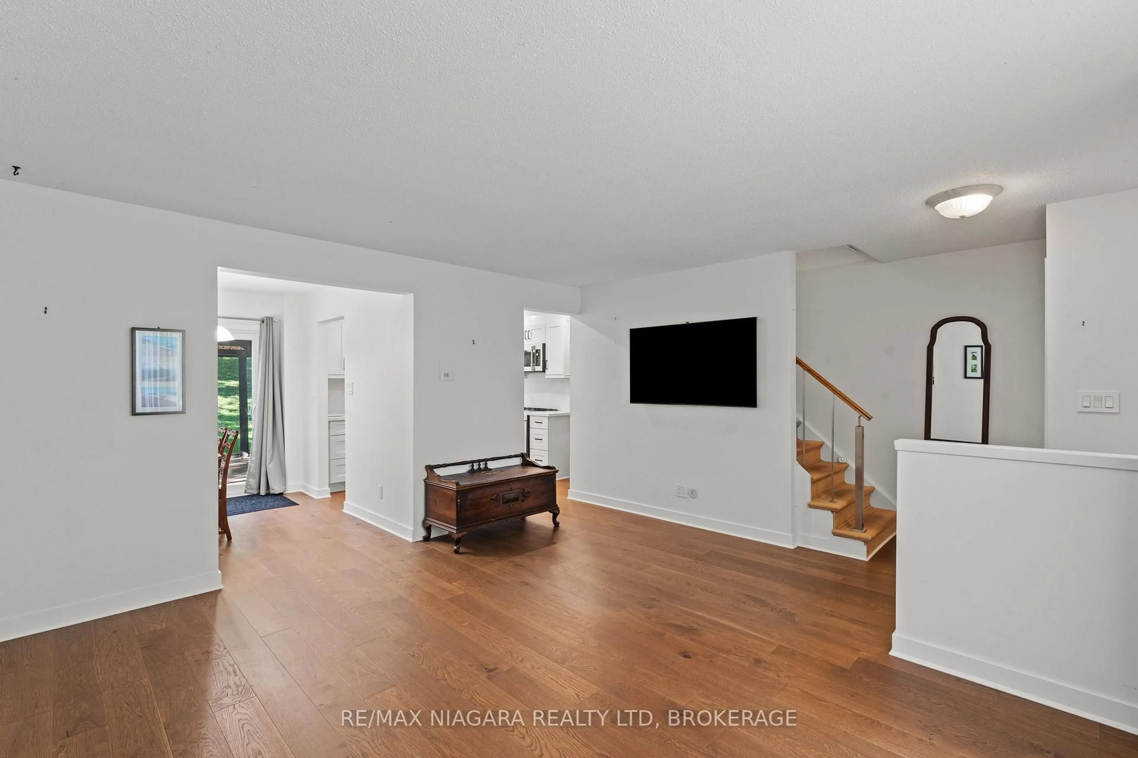 Unknown for 47 Birchpark Dr, Grimsby Ontario L3M 4M9