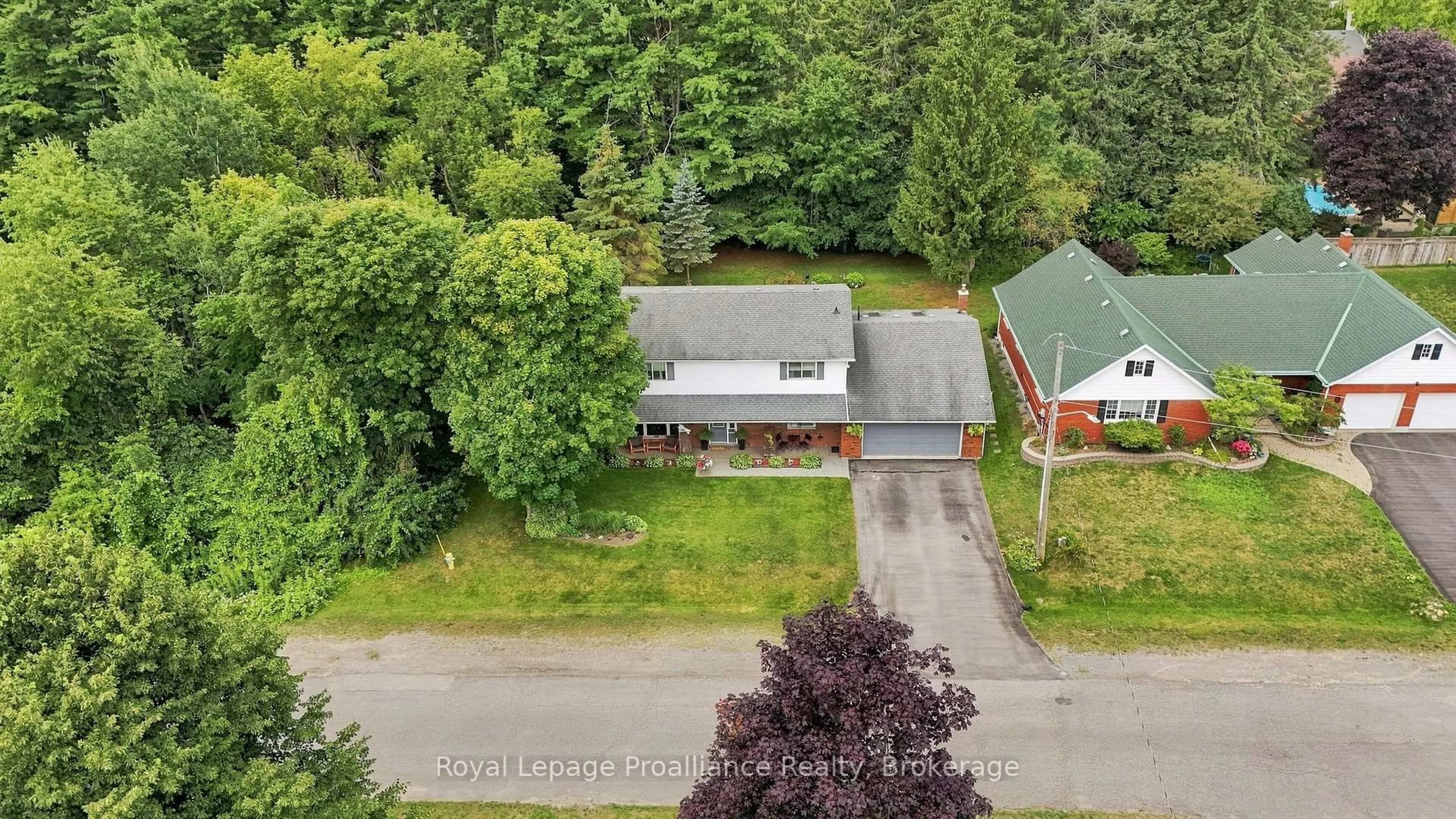 A pic from outside/outdoor area/front of a property/back of a property/a pic from drone, street for 6 Mohawk Ave, Brighton Ontario K0K 1H0