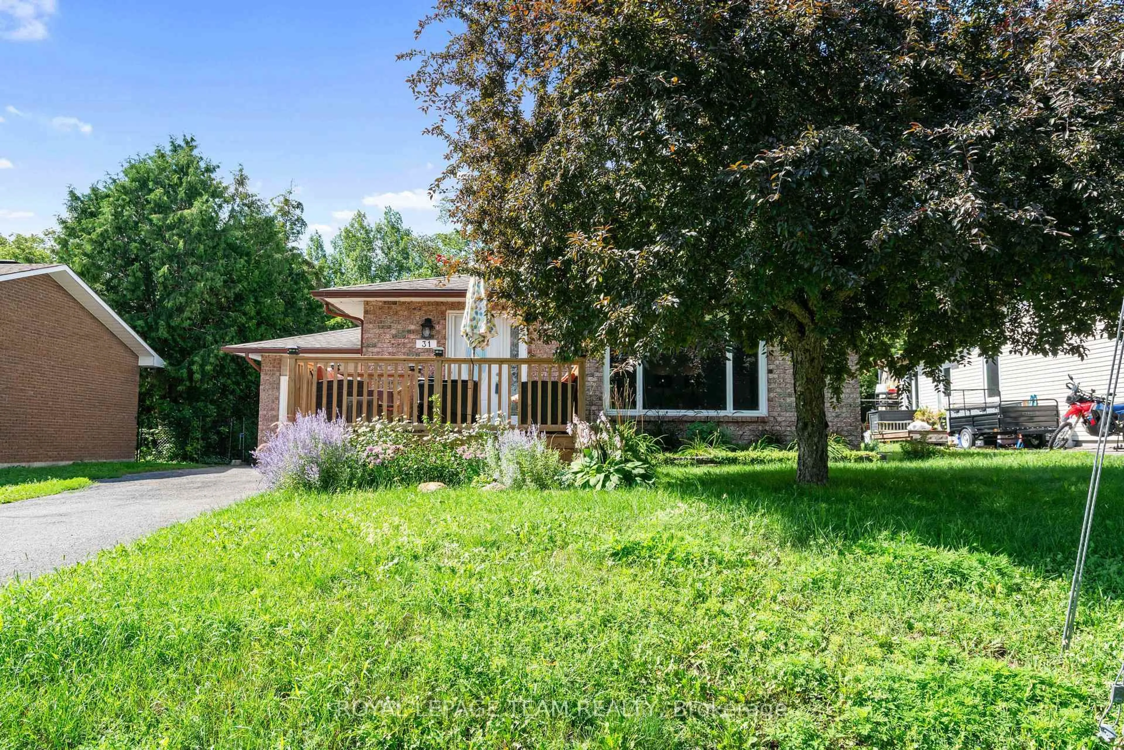A pic from outside/outdoor area/front of a property/back of a property/a pic from drone, street for 31 Orville St, Ottawa Ontario K2S 1M6