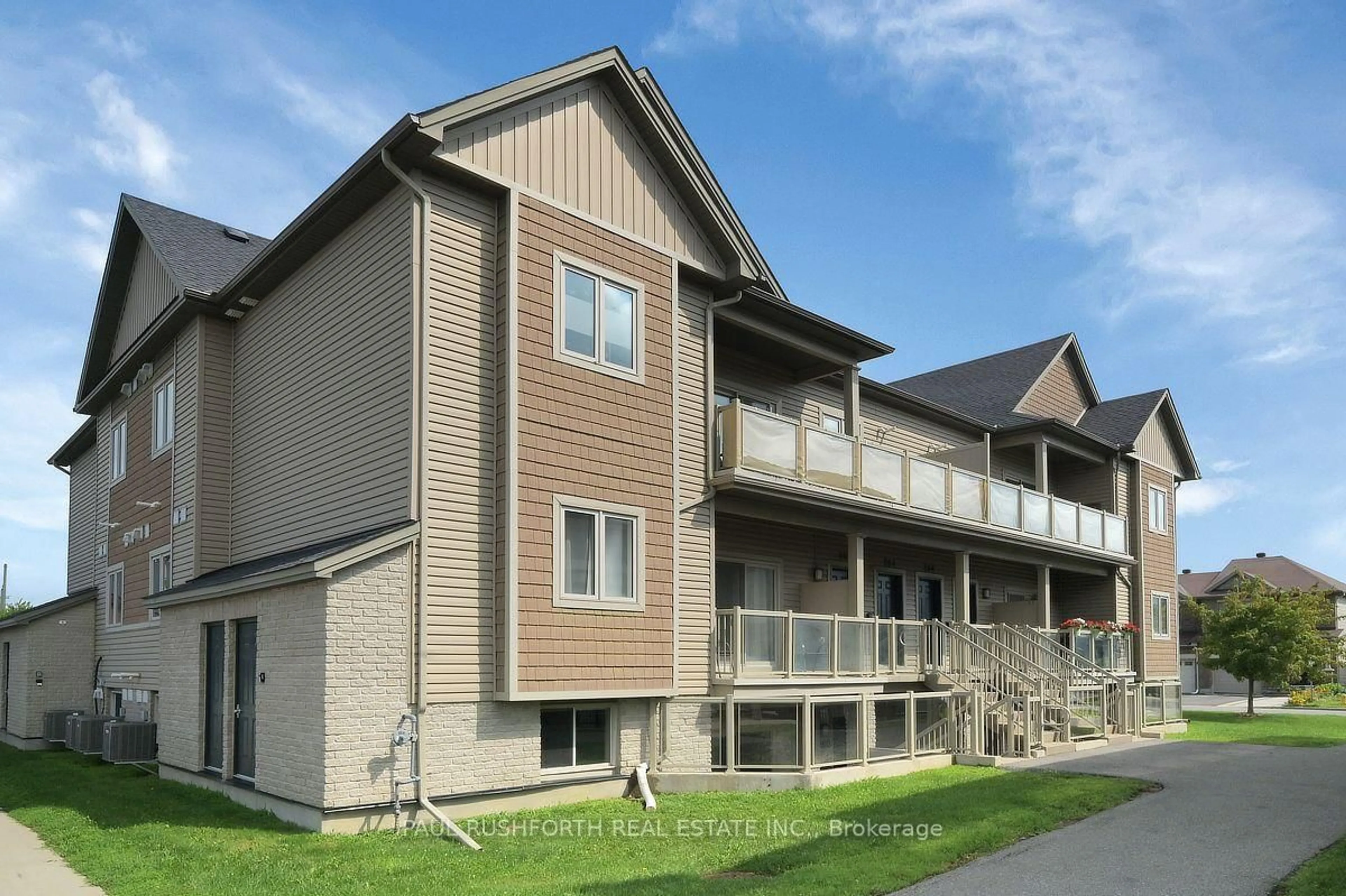 Home with vinyl exterior material, building for 260 Big Sky Private, Ottawa Ontario K1T 0M8