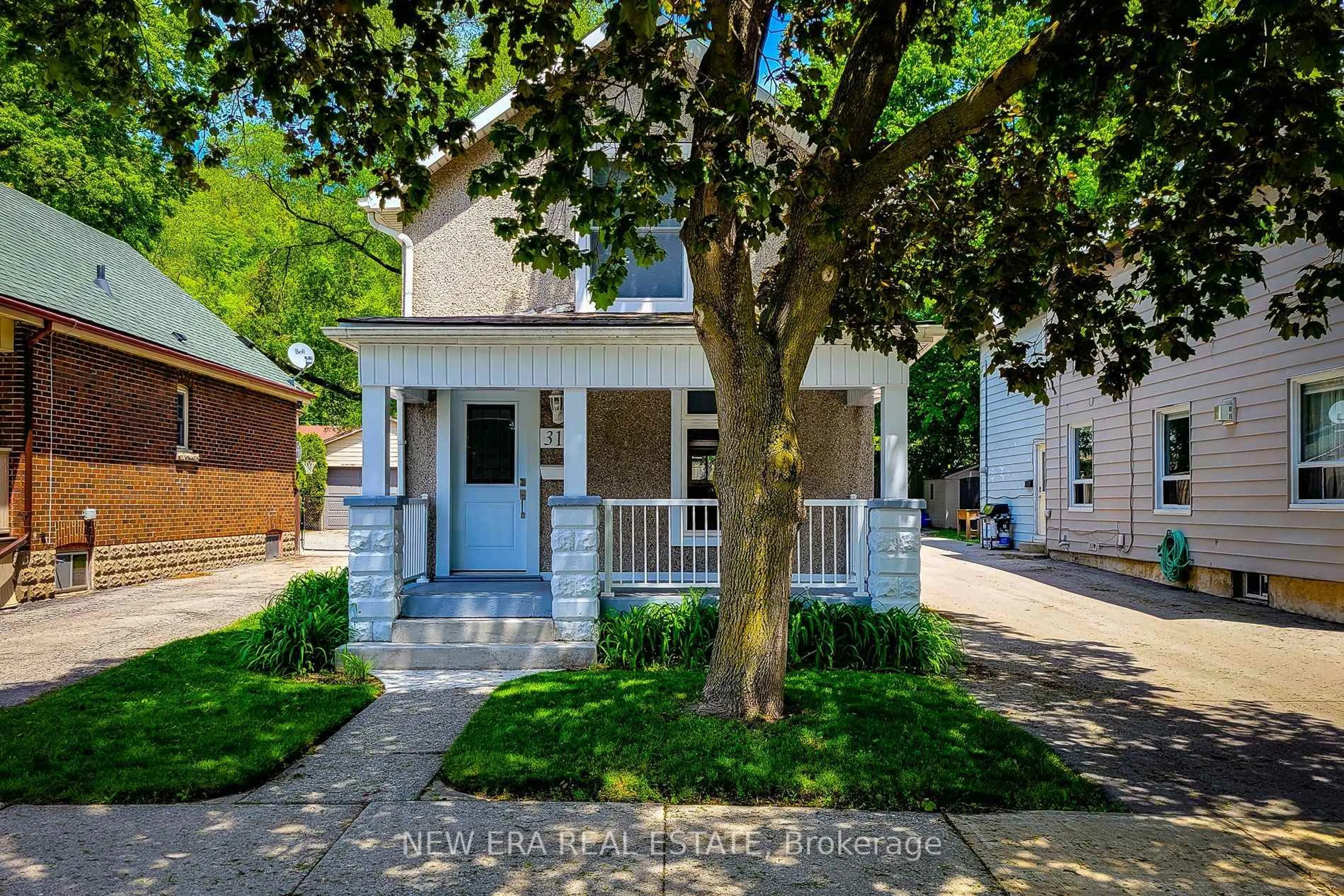 Unknown for 319 King St, Hamilton Ontario L9H 1W5