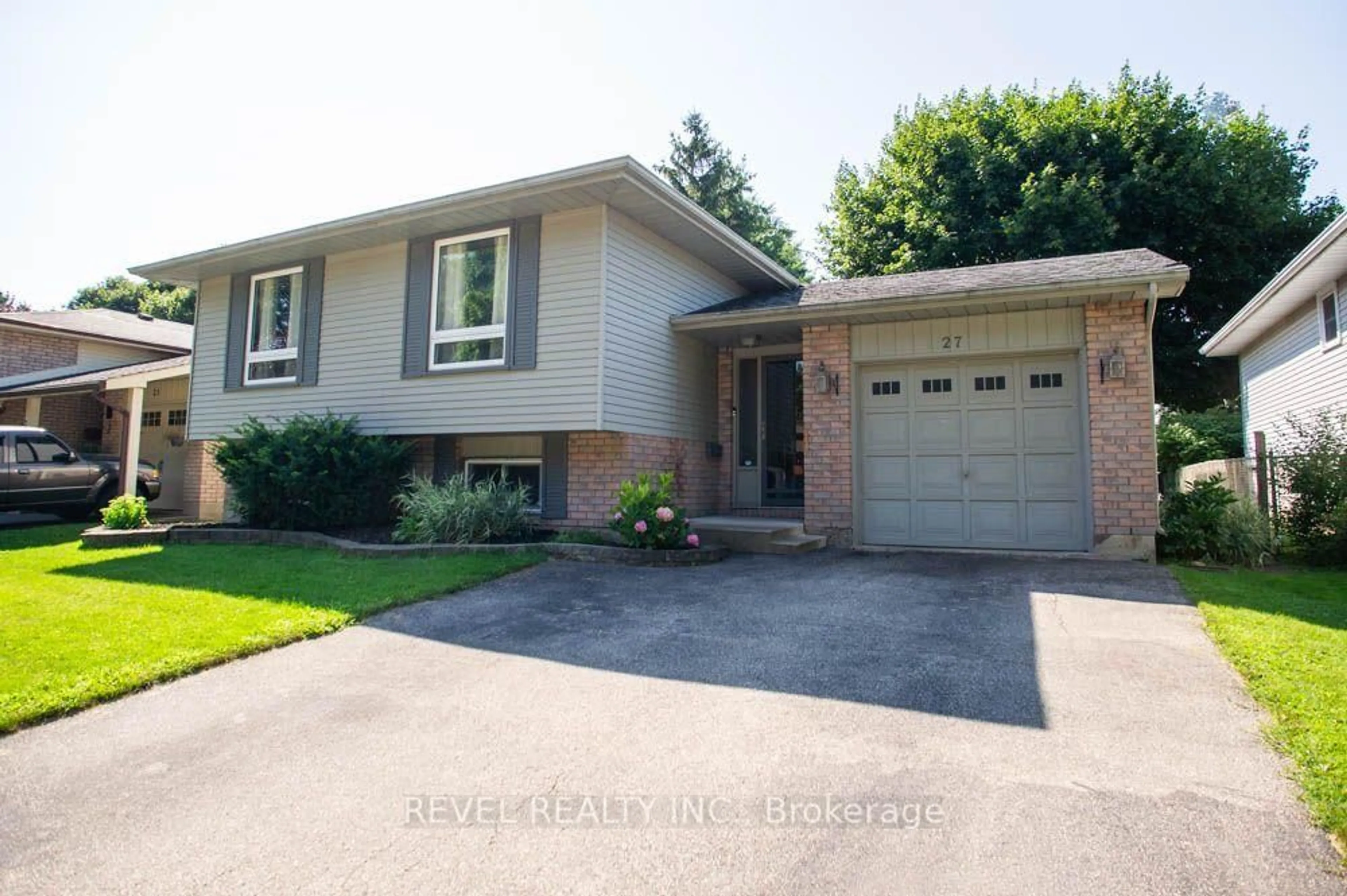Home with brick exterior material, street for 27 Myrtleville Dr, Brantford Ontario N3V 1B9
